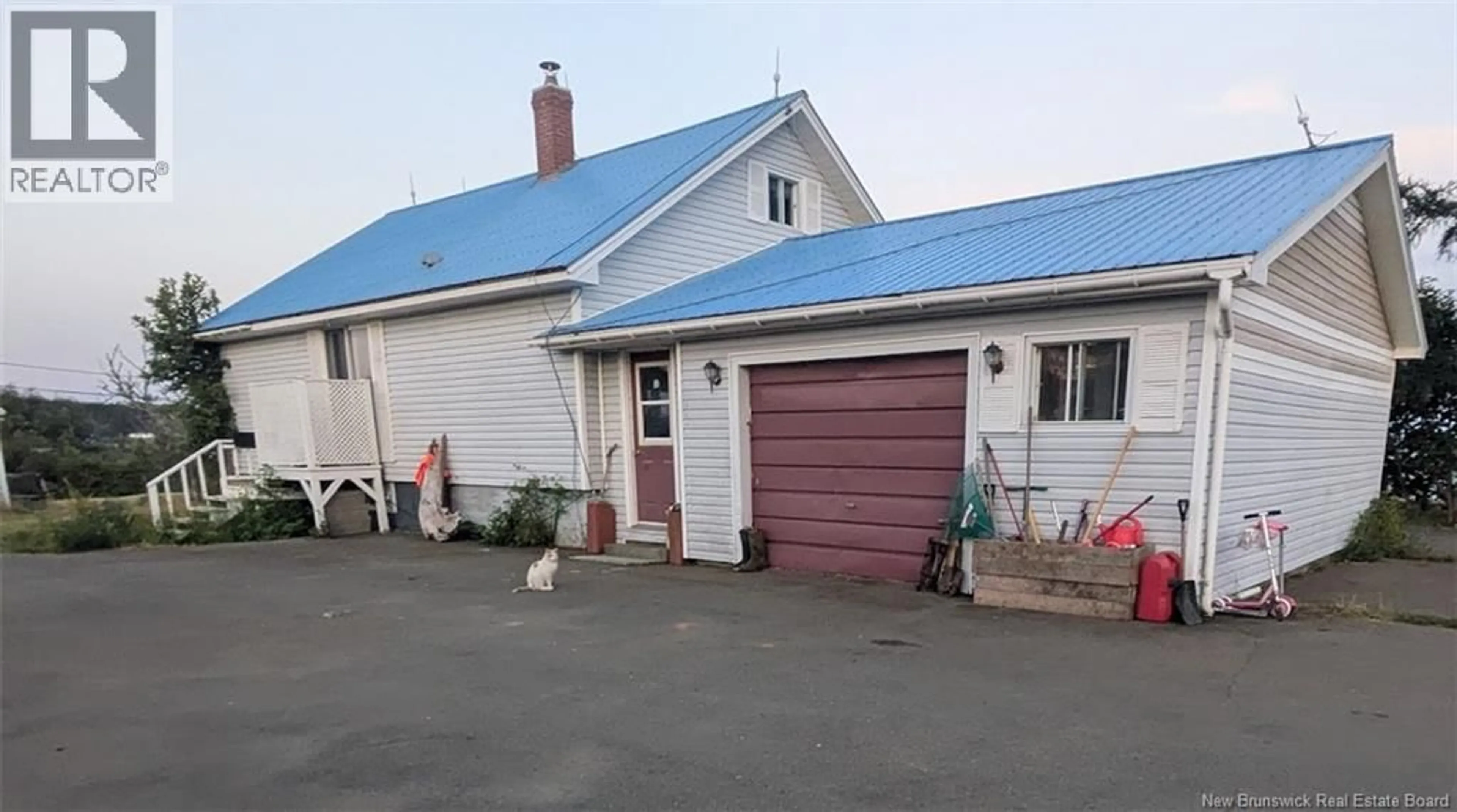 Indoor garage for 14 BENSON LANE, Grand Manan New Brunswick E5G1J8