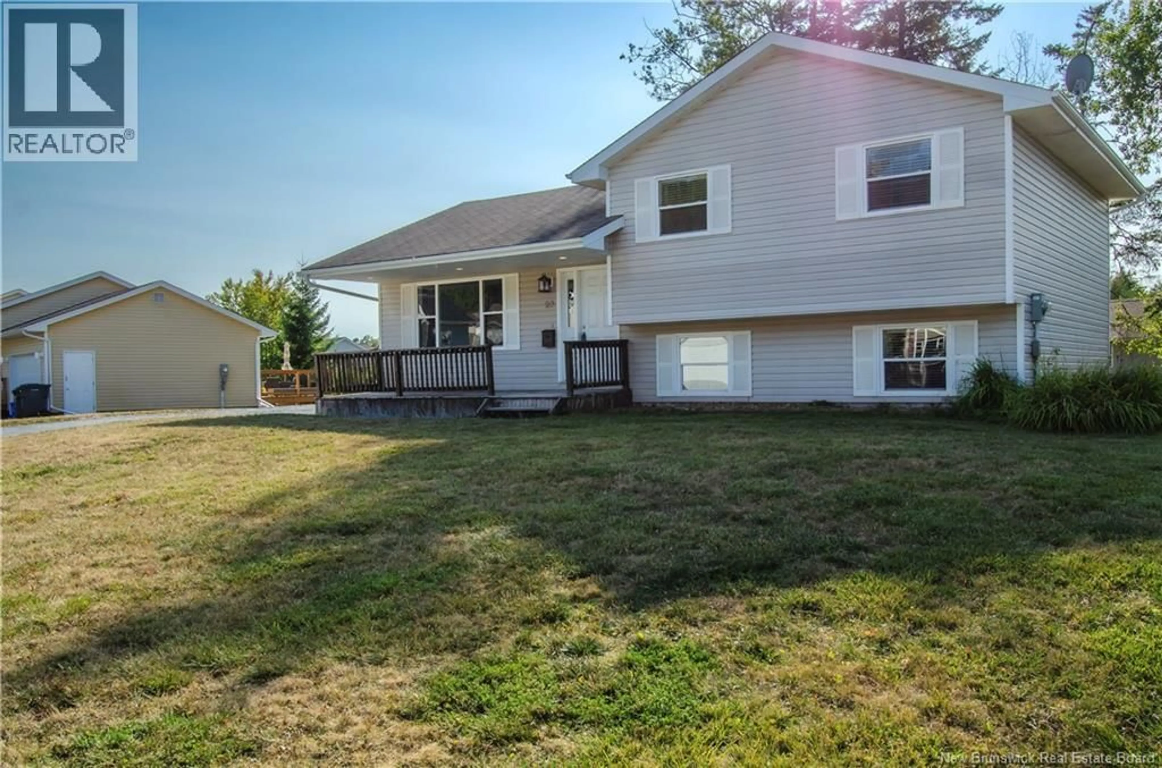 A pic from outside/outdoor area/front of a property/back of a property/a pic from drone, unknown for 23 HAWKES DRIVE, Saint John New Brunswick E2M0A5