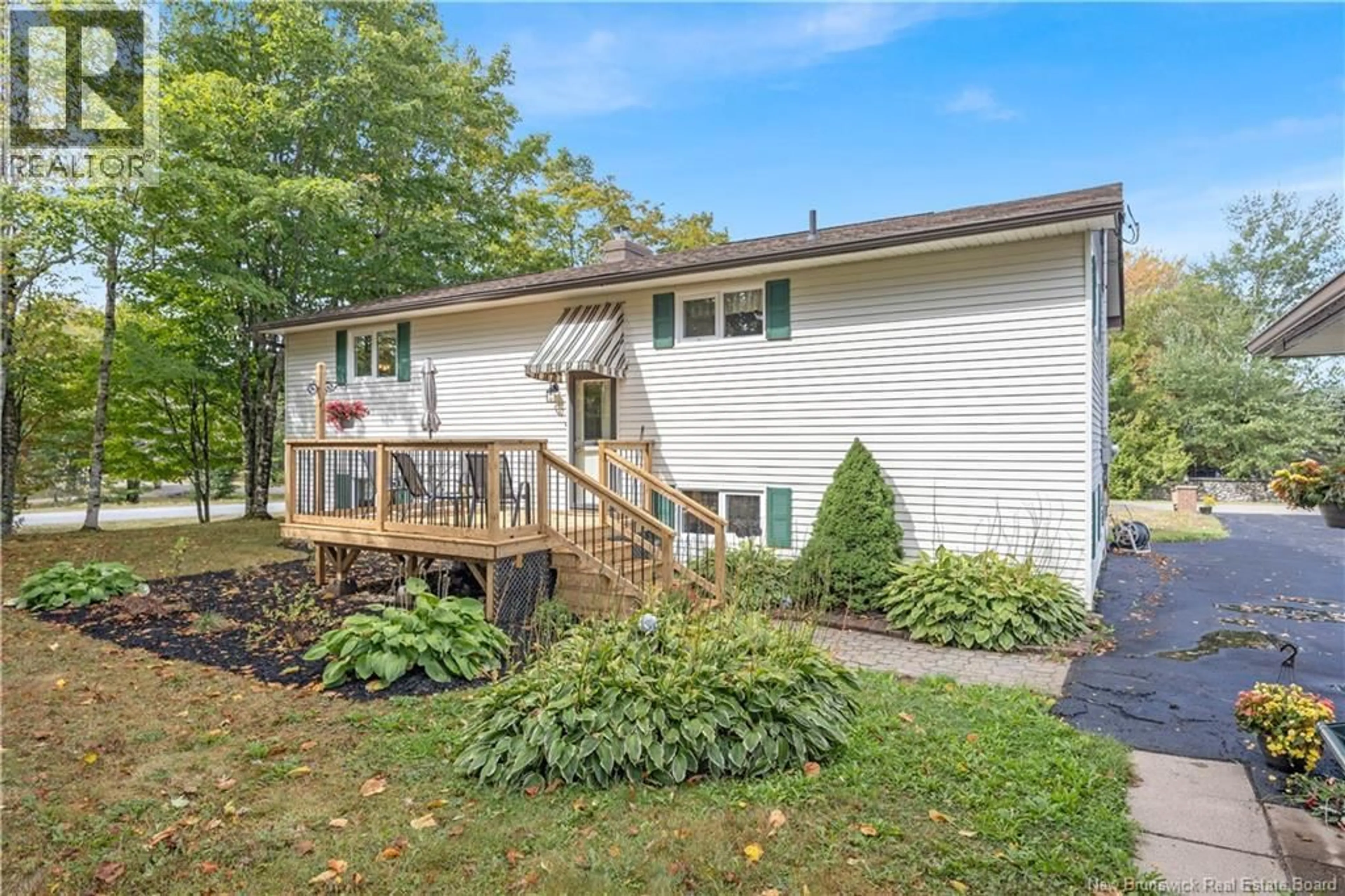 Home with vinyl exterior material, water/lake/river/ocean view for 90 TREADWELL DRIVE, Saint John New Brunswick E2N1M1