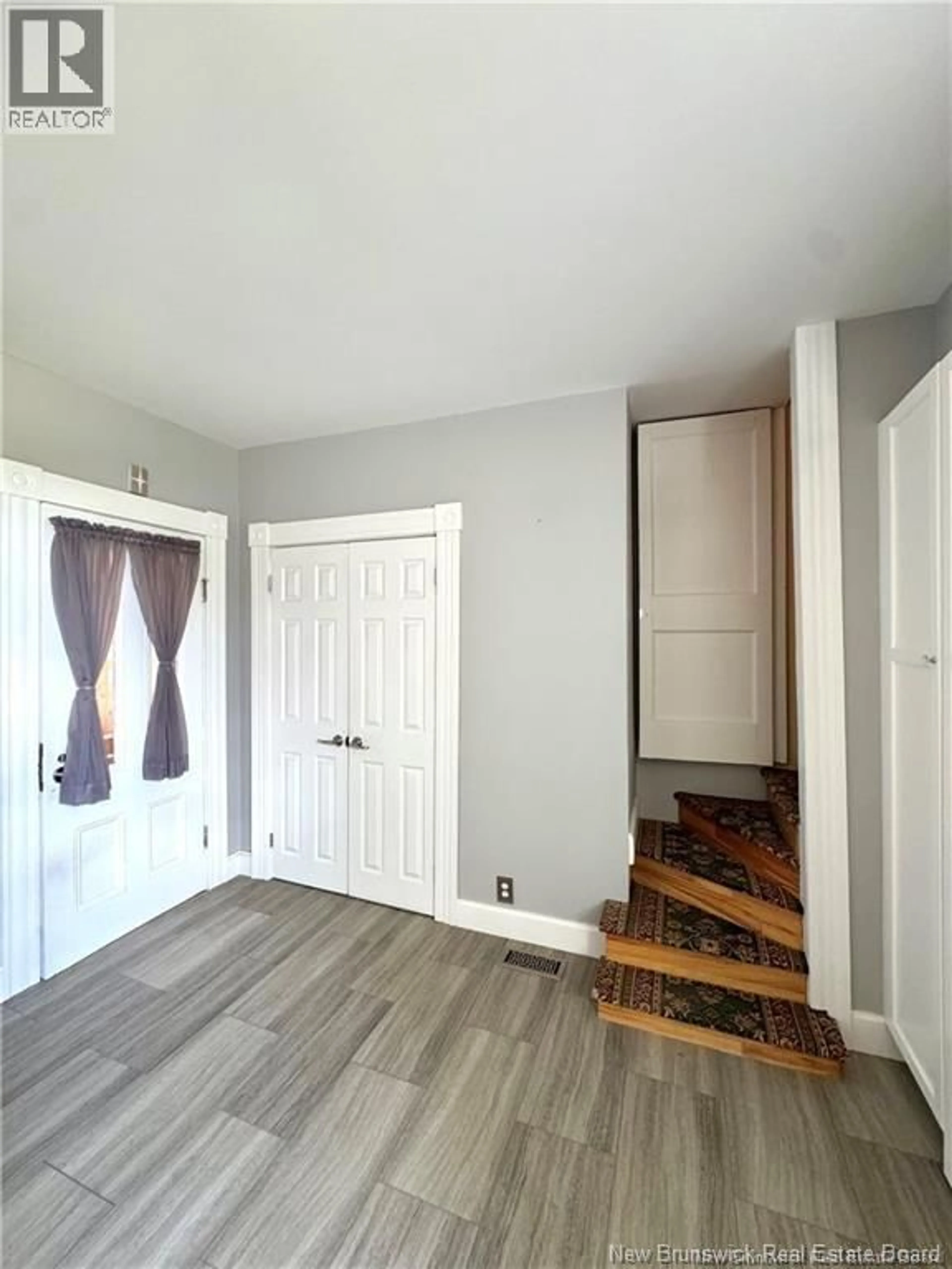 Indoor entryway for 1875 KING GEORGE HWY, Miramichi New Brunswick E1V5L8