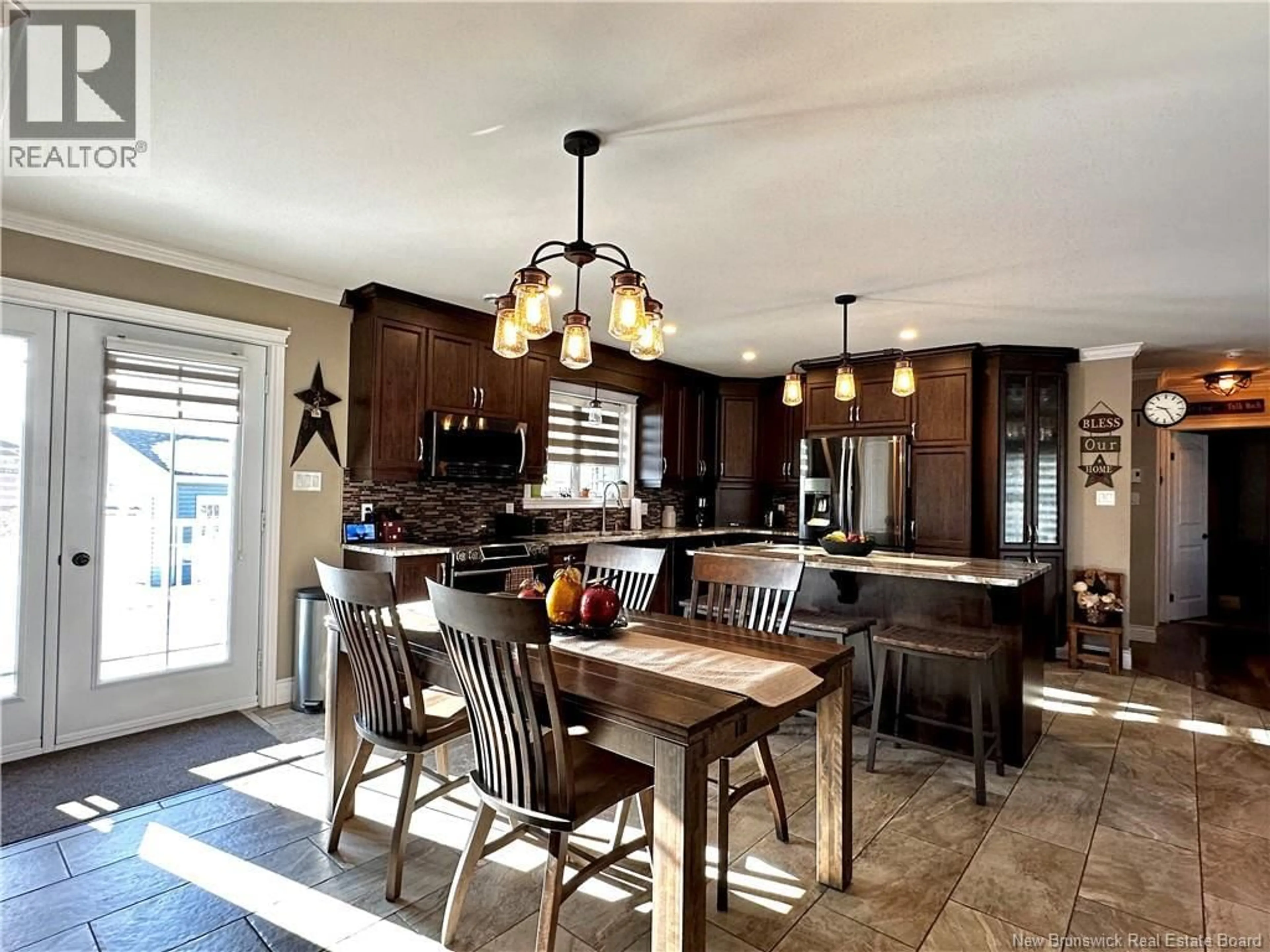 Open concept kitchen, unknown for 18 RUE PRINCIPALE, Sainte-Anne-De-Madawaska New Brunswick E7E1B5