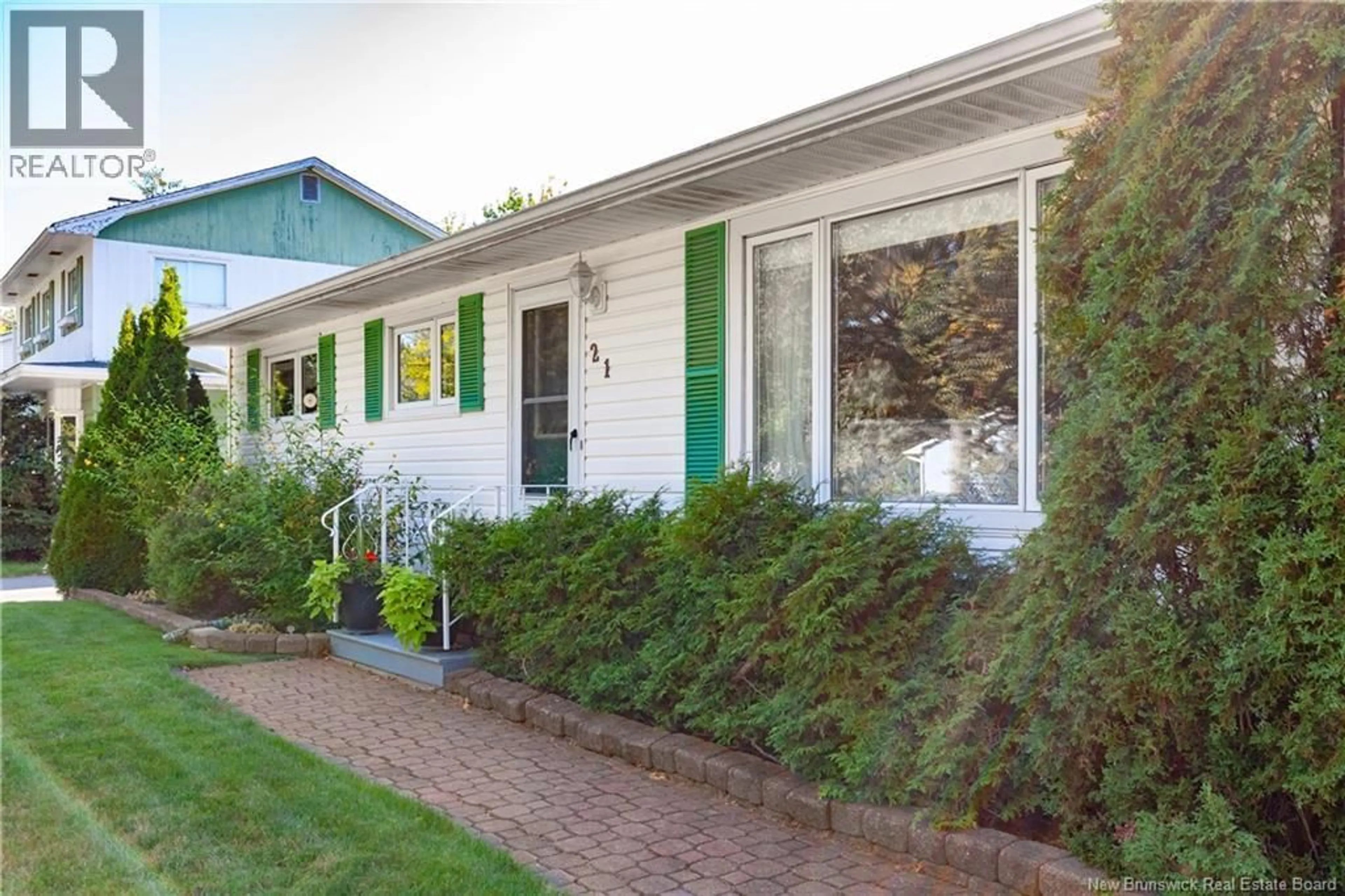 Home with vinyl exterior material, street for 21 DOVER CRESCENT, Fredericton New Brunswick E3B4T8