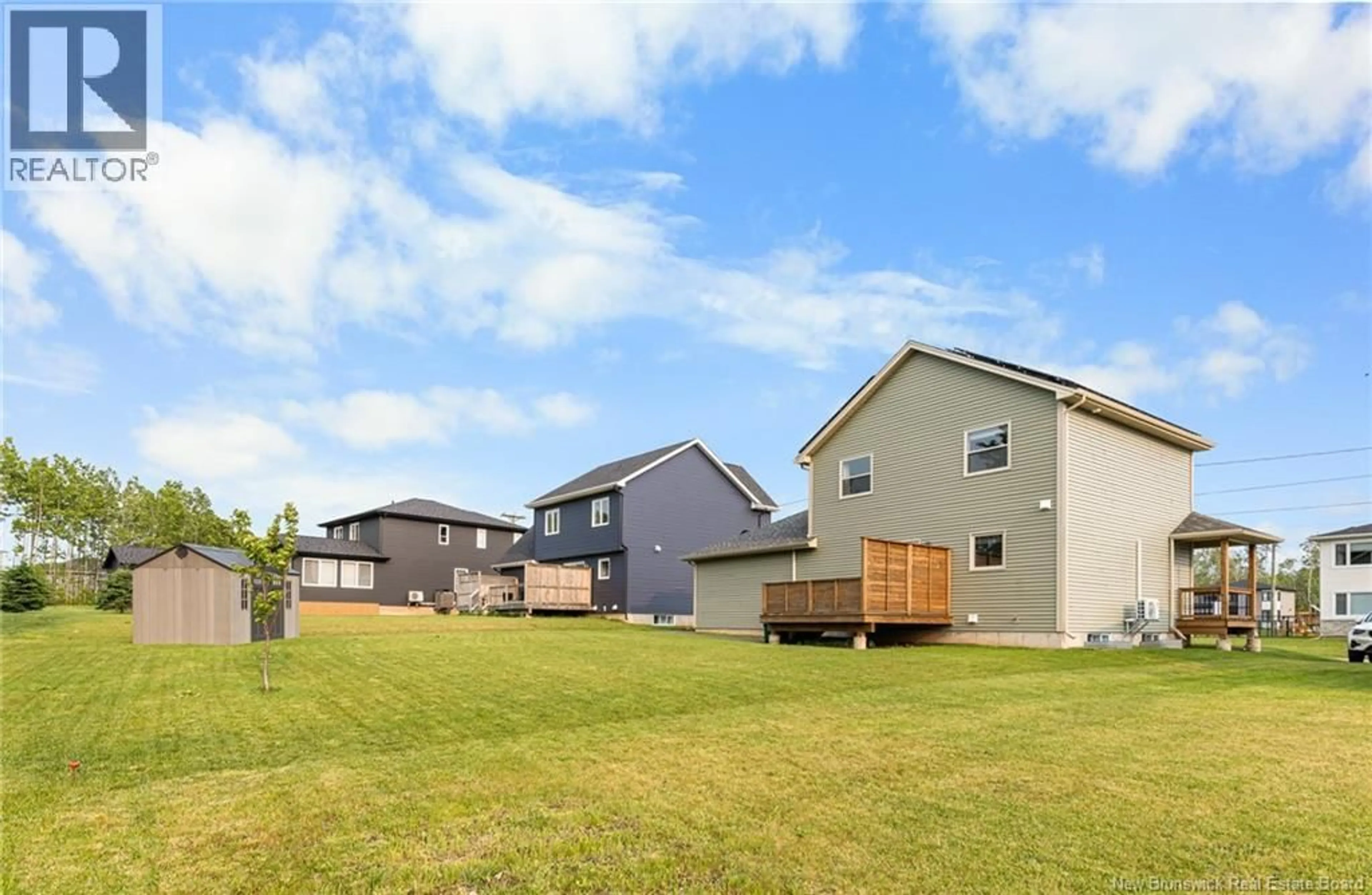A pic from outside/outdoor area/front of a property/back of a property/a pic from drone, unknown for 278 CHATELLERAULT, Shediac New Brunswick E4P0L2