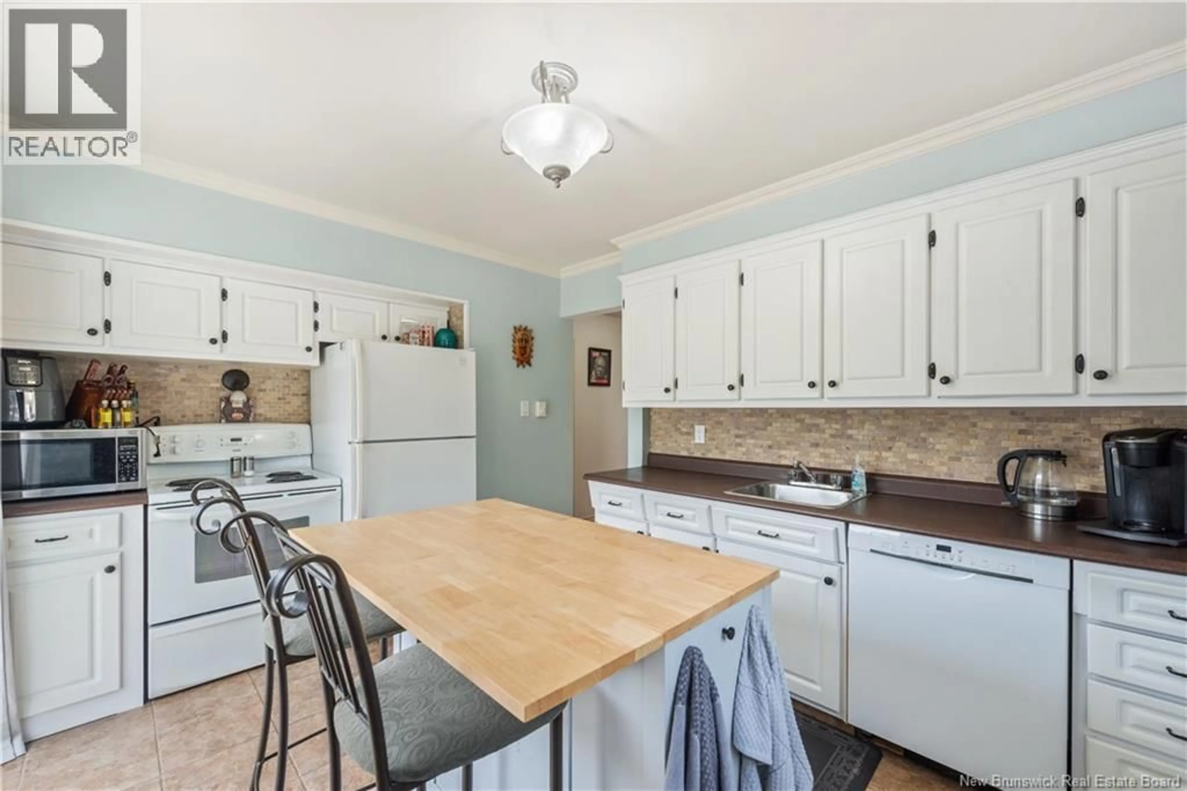 Standard kitchen, unknown for 113 WEST LANE, Moncton New Brunswick E1C6T8