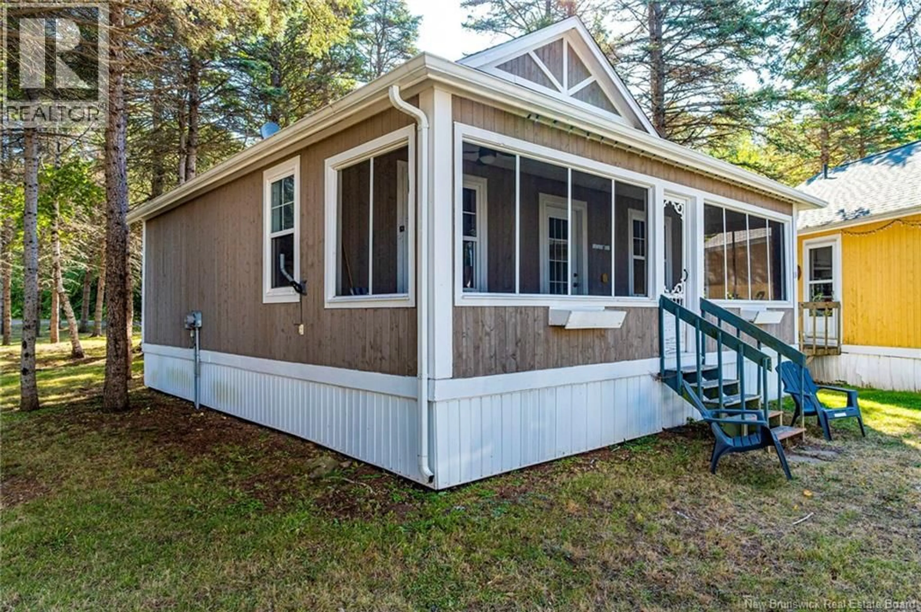Home with vinyl exterior material, unknown for 13 - 23 ACADIE, Bouctouche New Brunswick E4S1T6