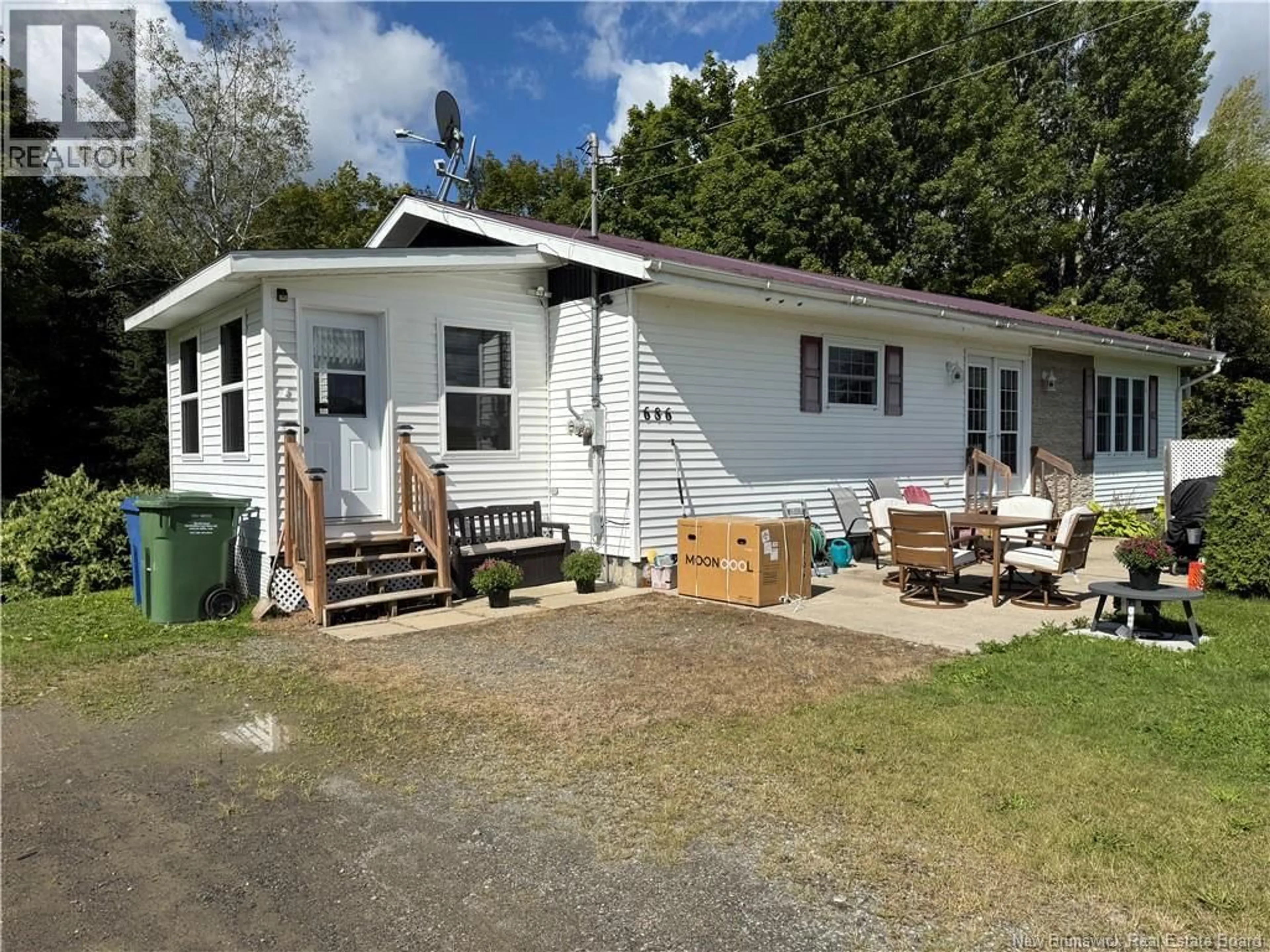 Home with vinyl exterior material, street for 686 CALIFORNIA SETTLEMENT ROAD, California Settlement New Brunswick E3Z1X3