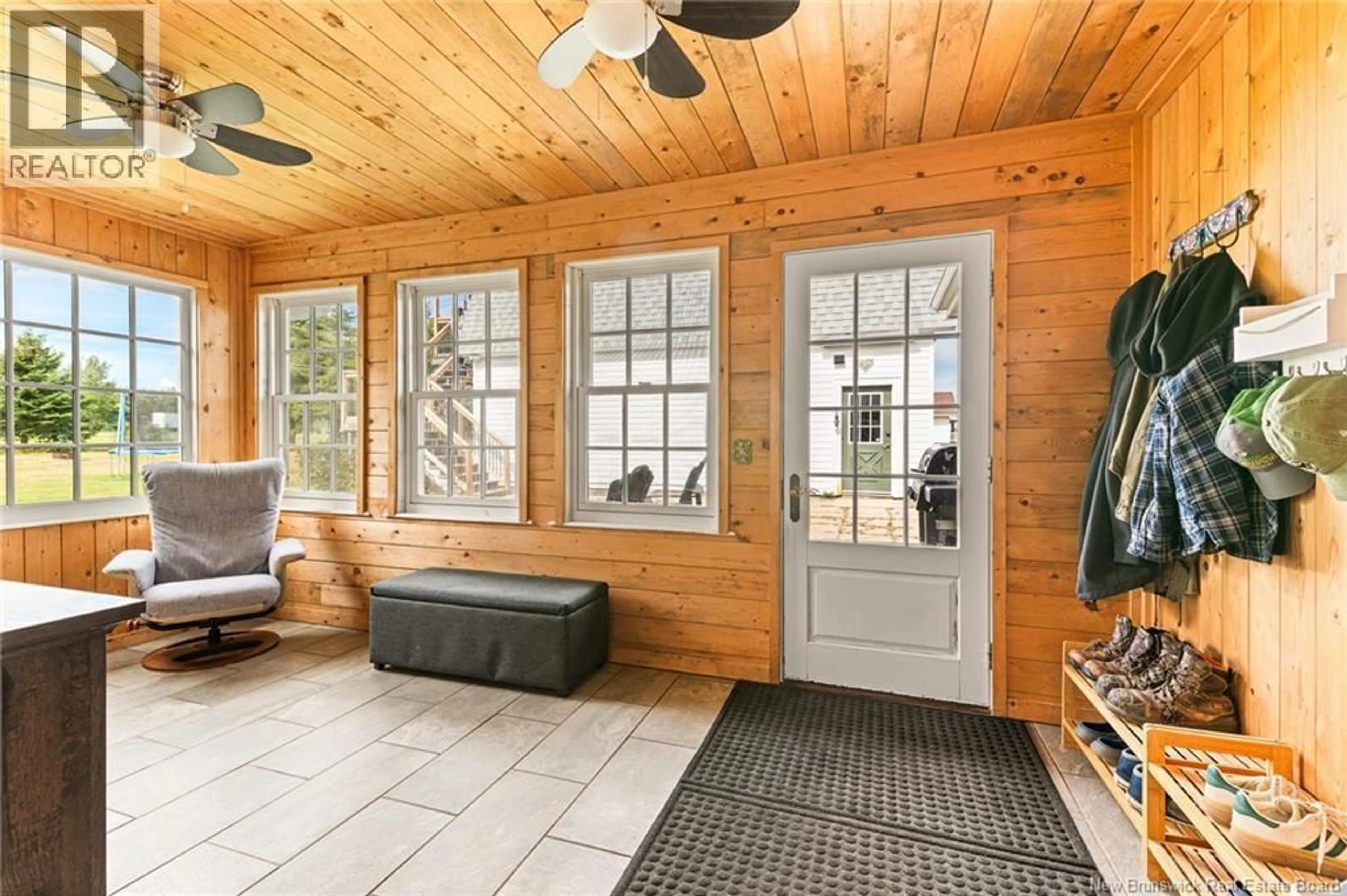 Indoor entryway for 225 ABOUJAGANE, Aboujagane New Brunswick E4P5L8