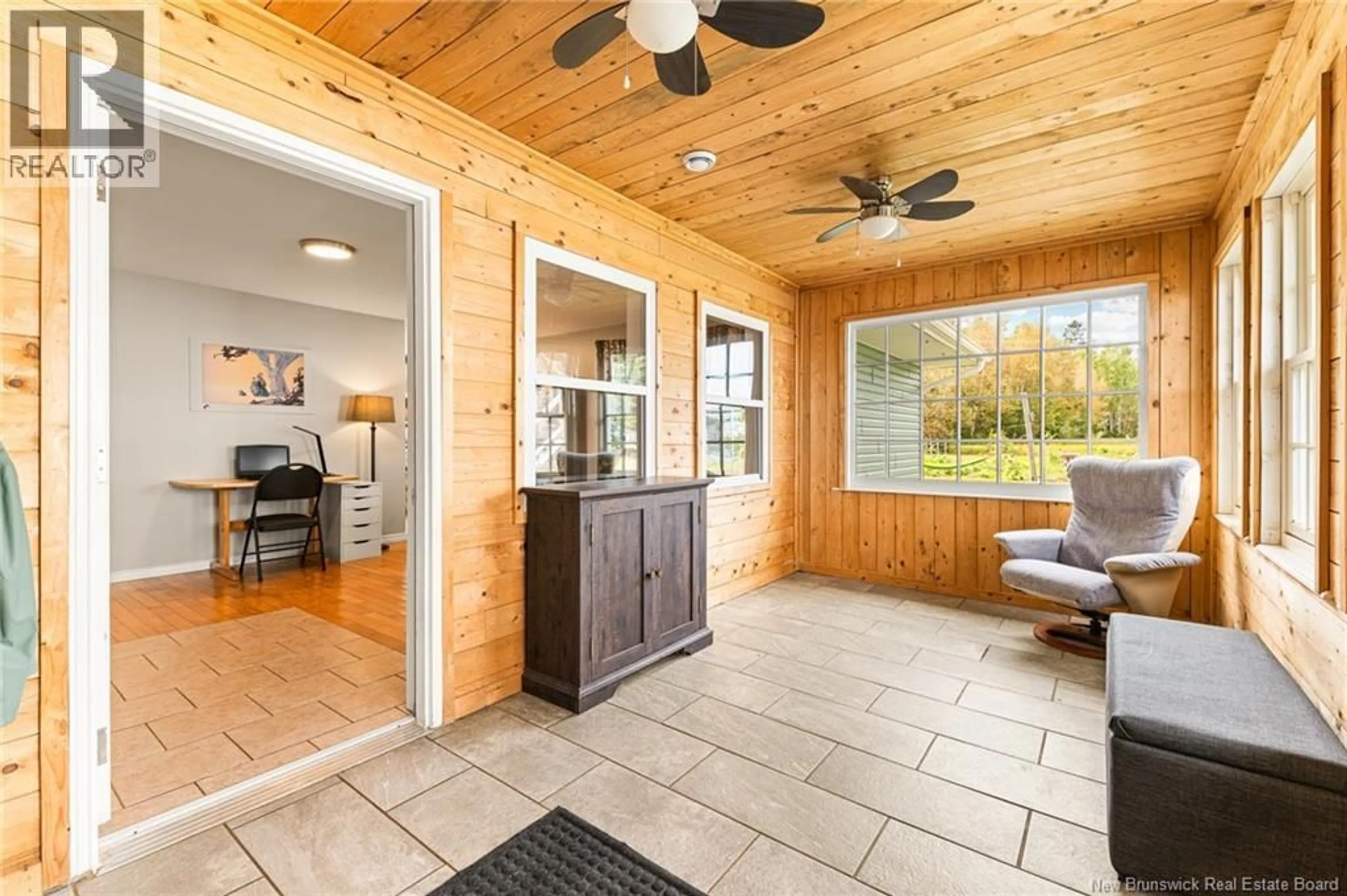 Indoor entryway for 225 ABOUJAGANE, Aboujagane New Brunswick E4P5L8