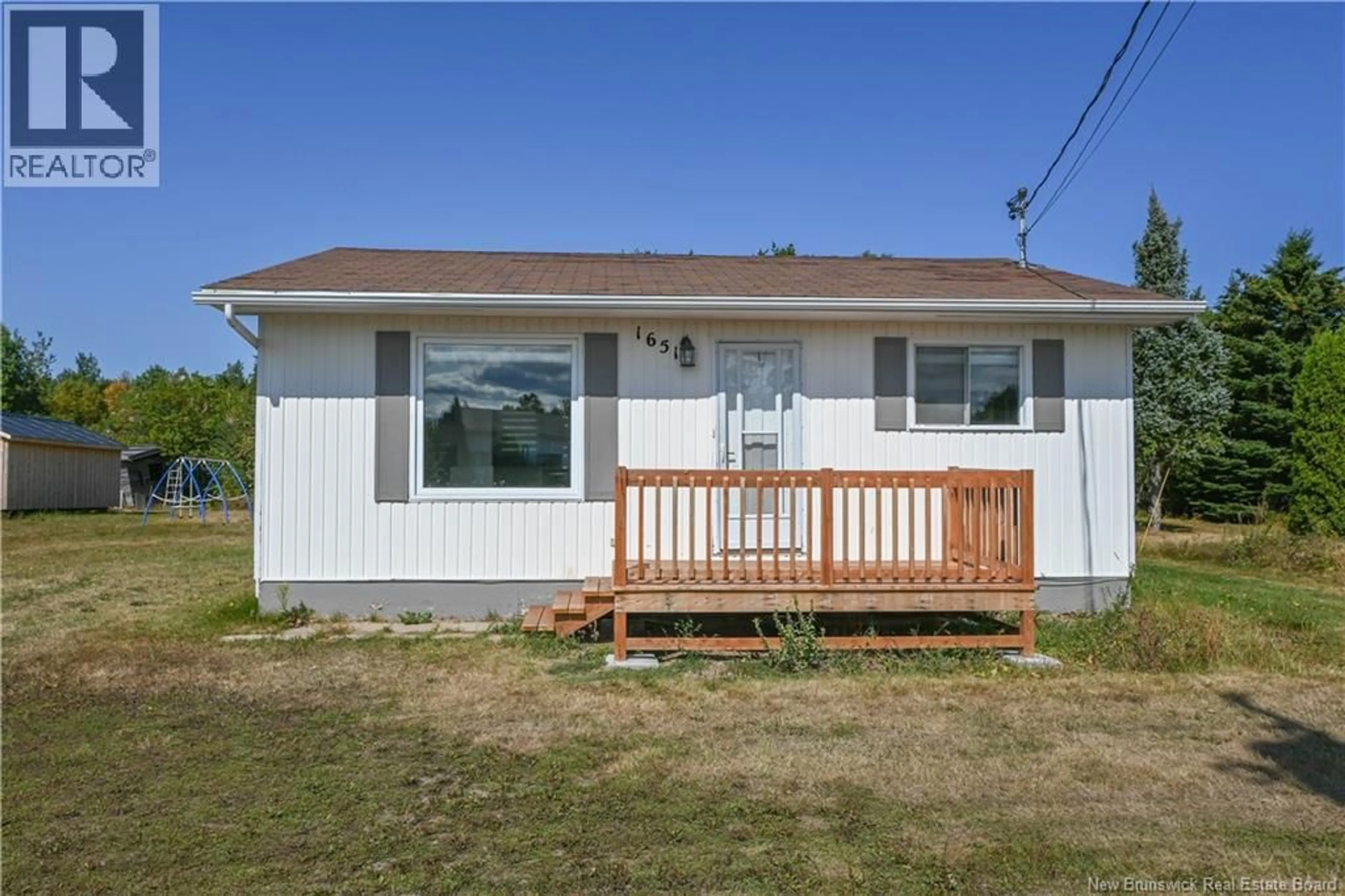 Home with vinyl exterior material, building for 1651 CHATILLON STREET, Maisonnette New Brunswick E8N1T1