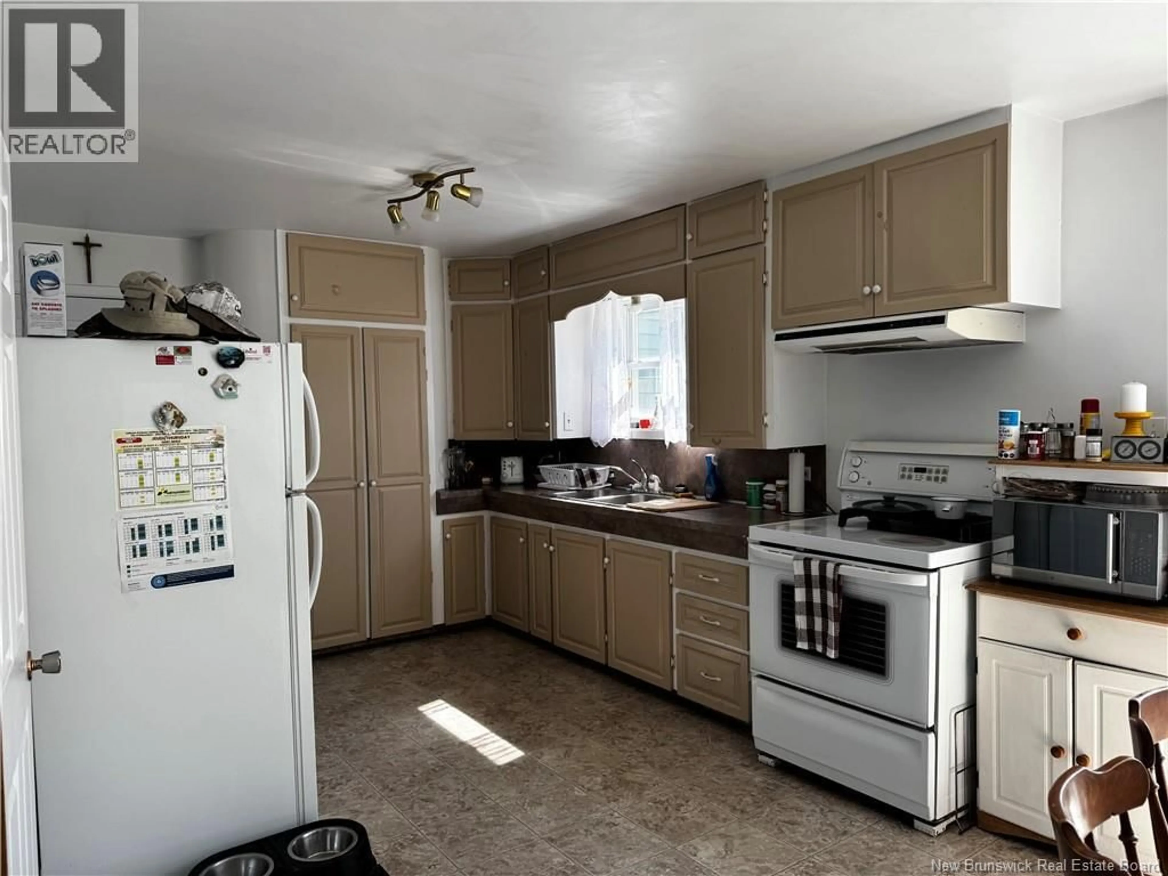 Standard kitchen, unknown for 1096 PRINCIPALE STREET, Saint-Basile New Brunswick E7C1L5