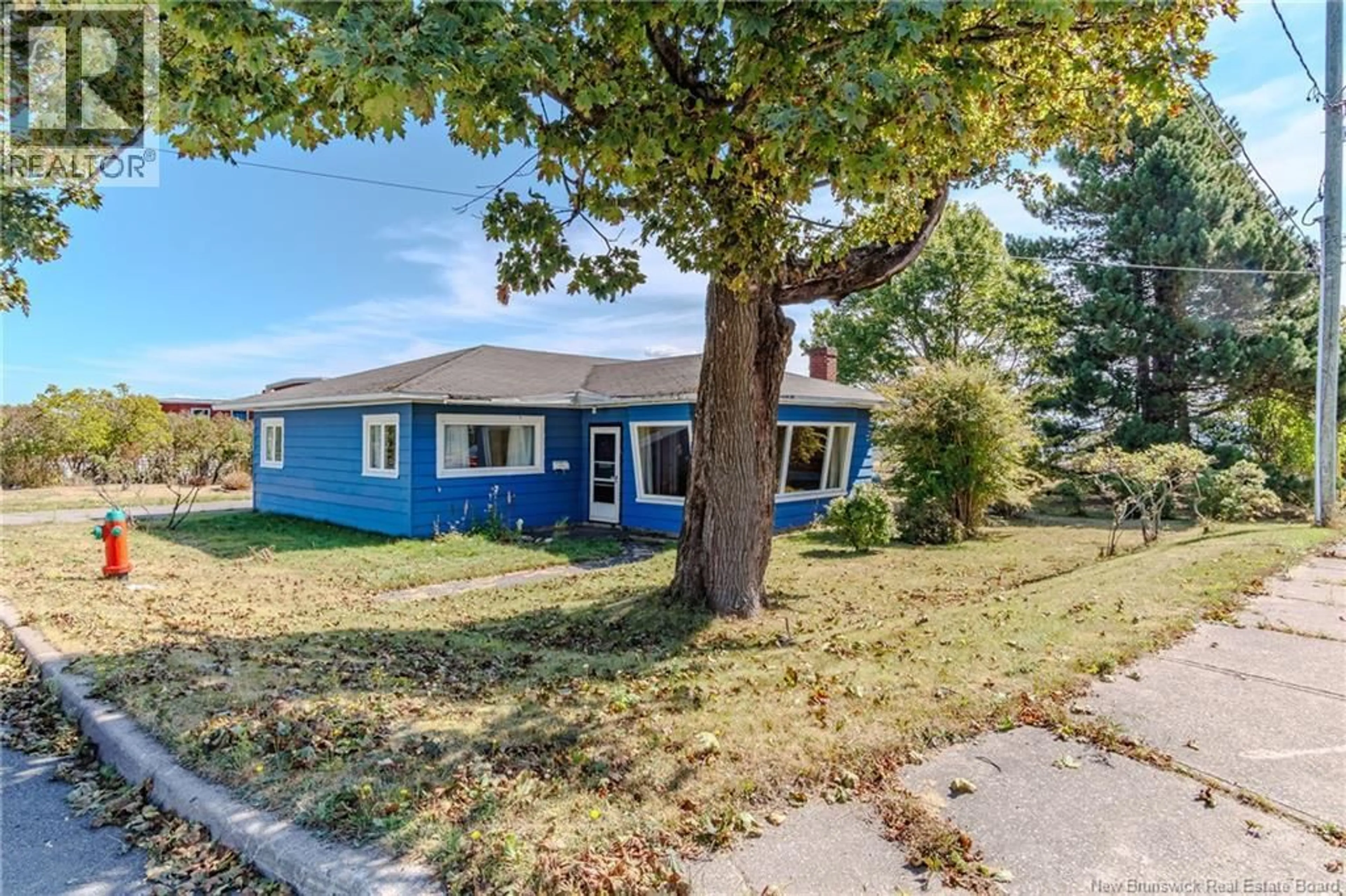 Home with vinyl exterior material, street for 6 PINE STREET, Saint John New Brunswick E2K3Z8