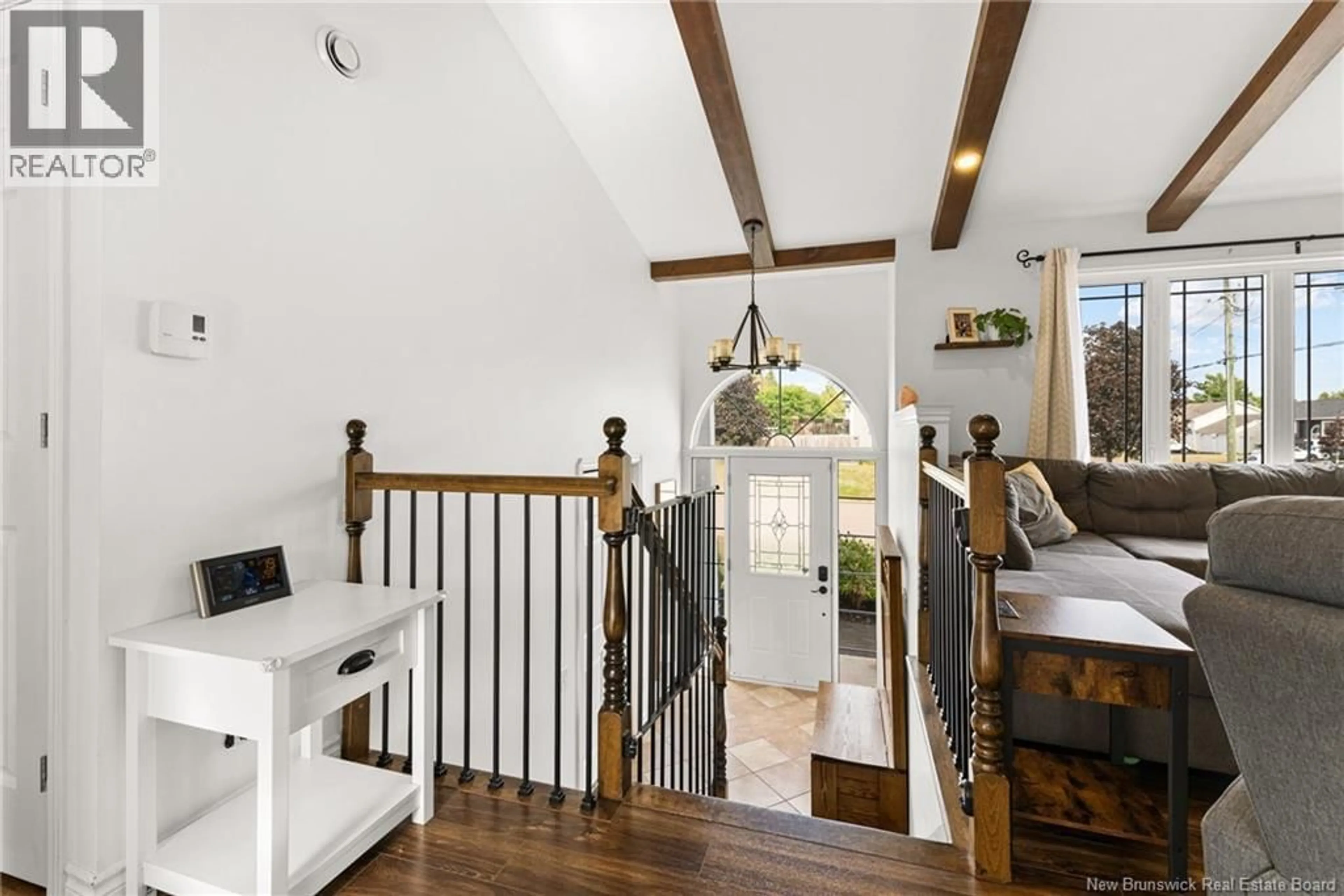 Indoor entryway for 10 ADOLPHE, Dieppe New Brunswick E1A8R8