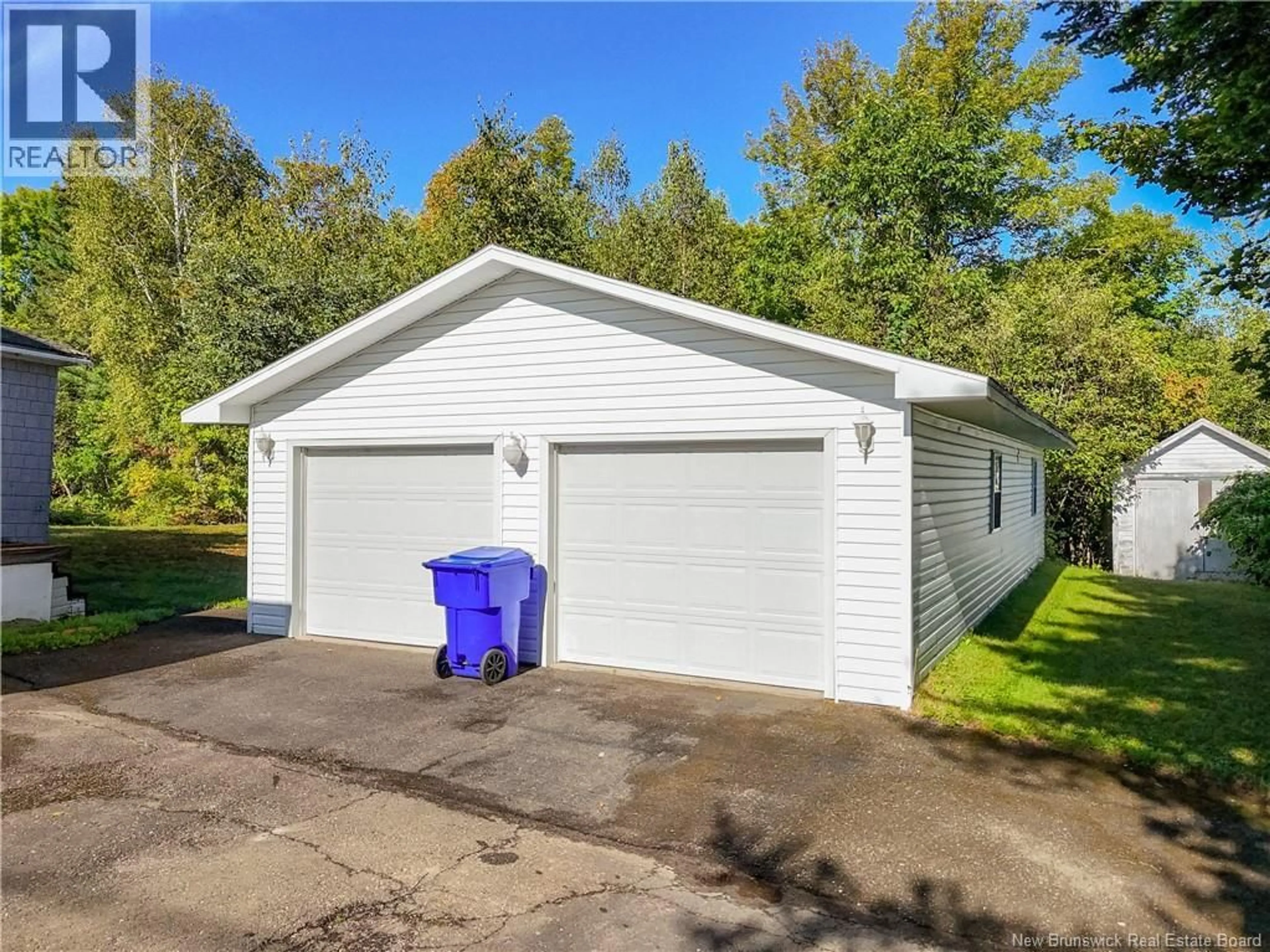 Indoor garage for 35 SAUNDERS ROAD, McAdam New Brunswick E6J1L4
