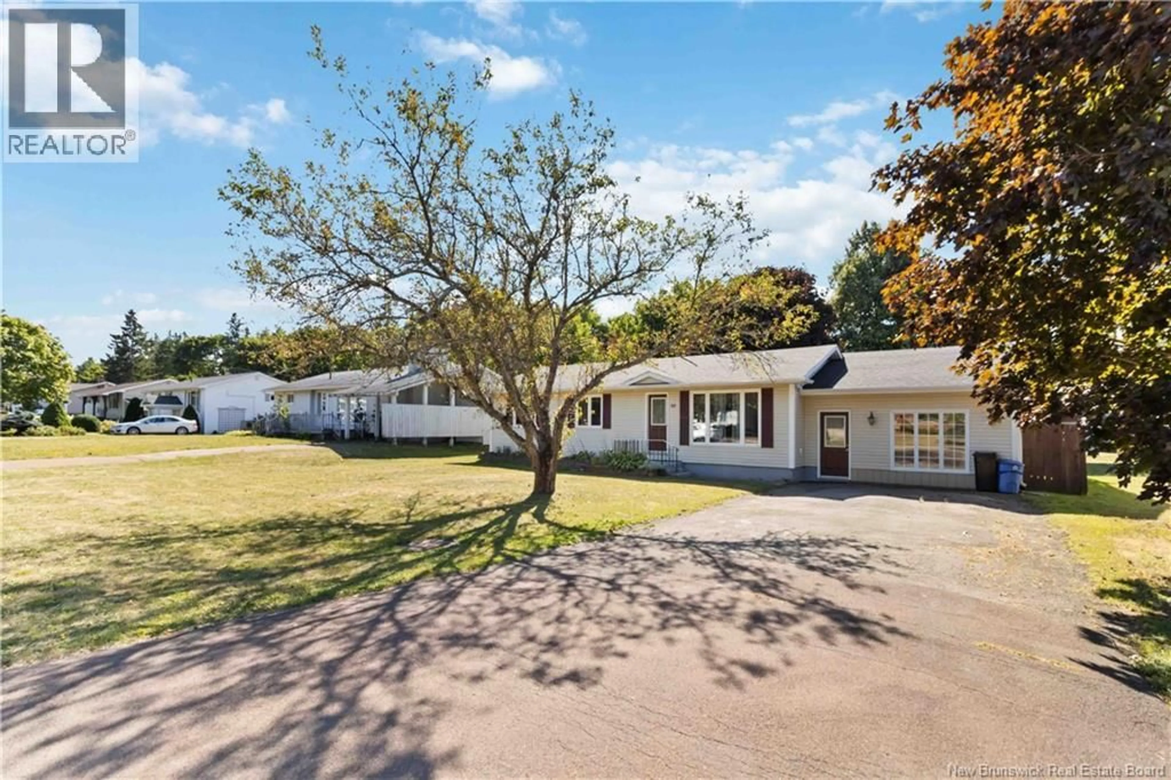 A pic from outside/outdoor area/front of a property/back of a property/a pic from drone, street for 93 SMITH AVENUE, Shediac New Brunswick E4P2S8