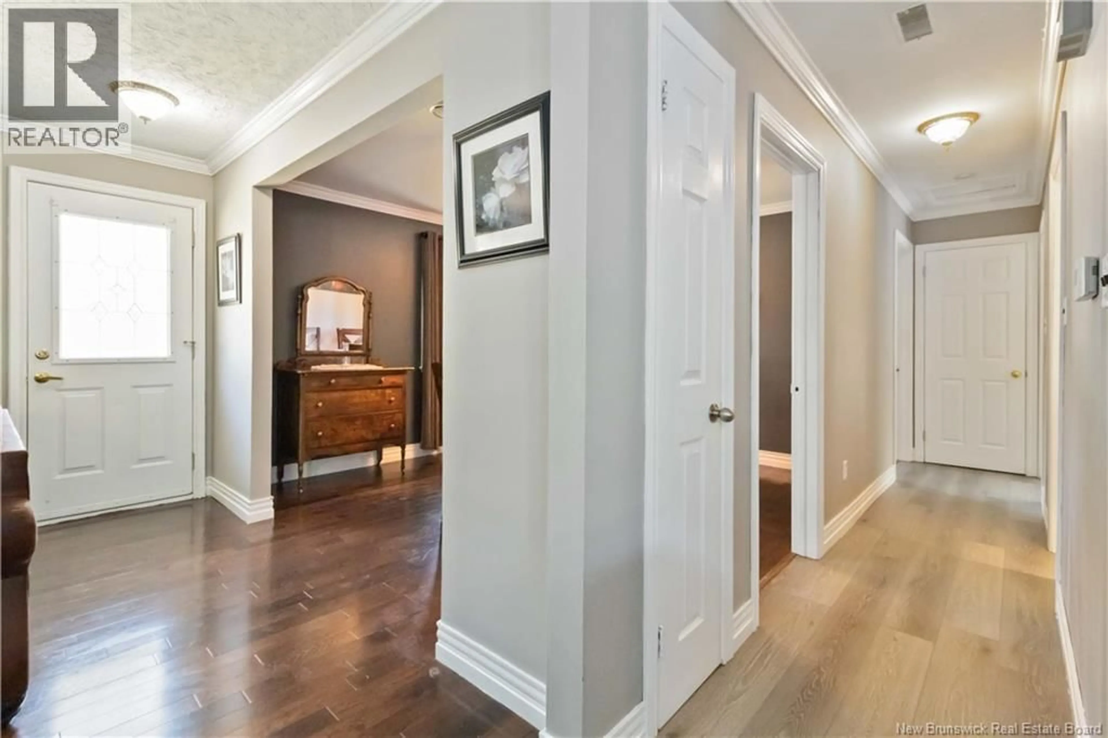 Indoor foyer for 93 SMITH AVENUE, Shediac New Brunswick E4P2S8