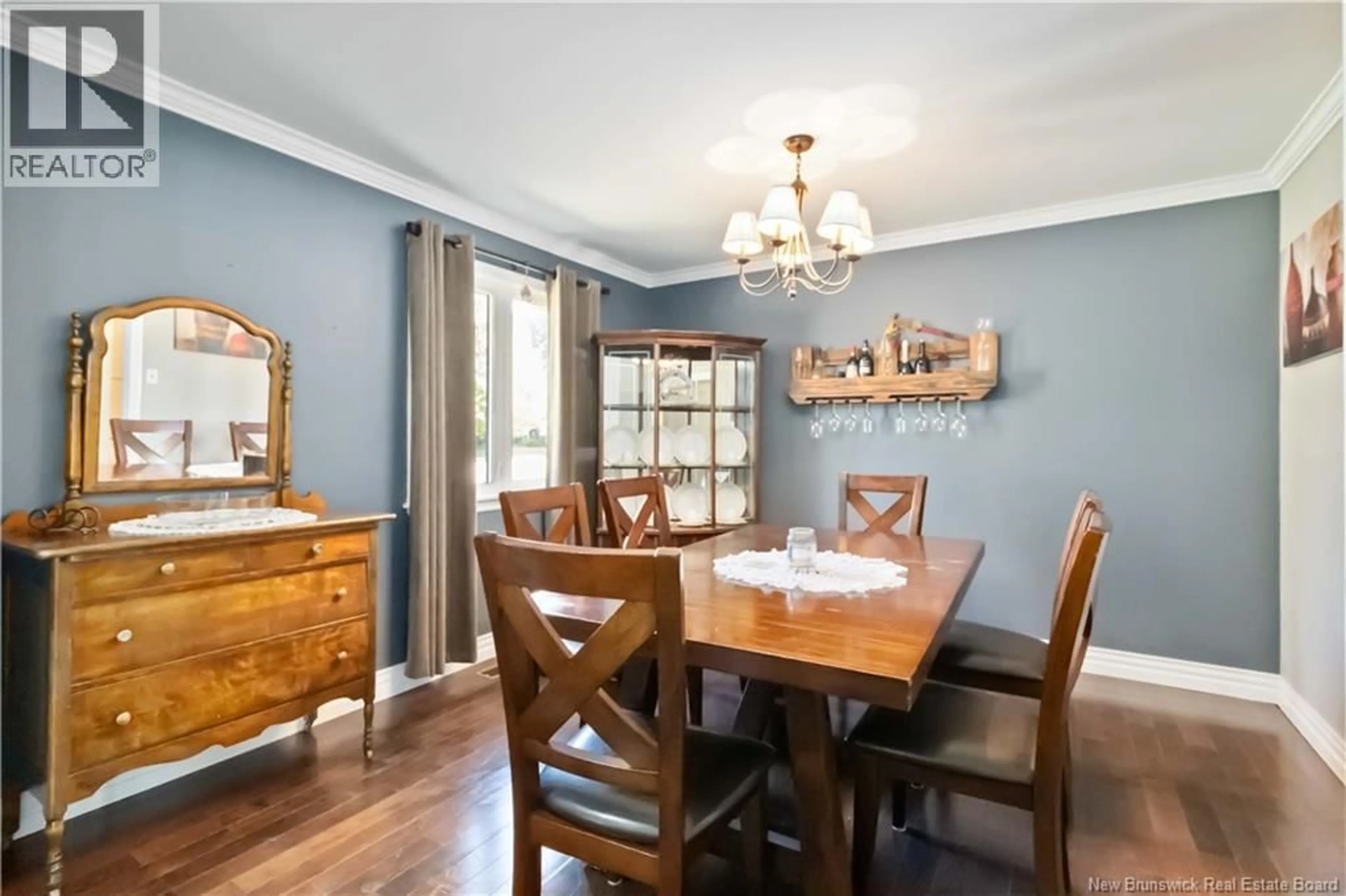 Dining room, wood/laminate floor for 93 SMITH AVENUE, Shediac New Brunswick E4P2S8