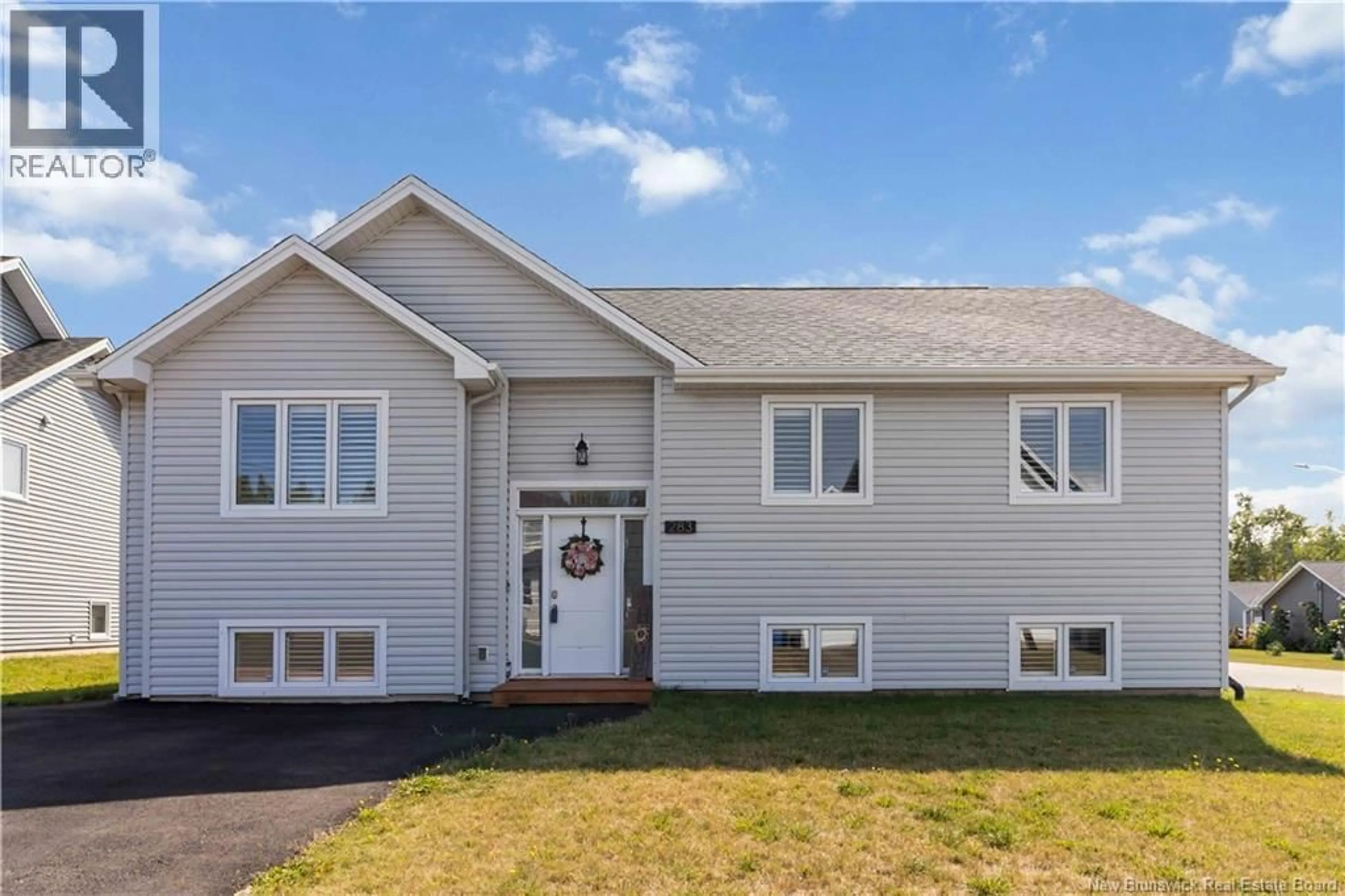 Home with vinyl exterior material, street for 283 CHATELLERAULT, Shediac New Brunswick E4P0L3