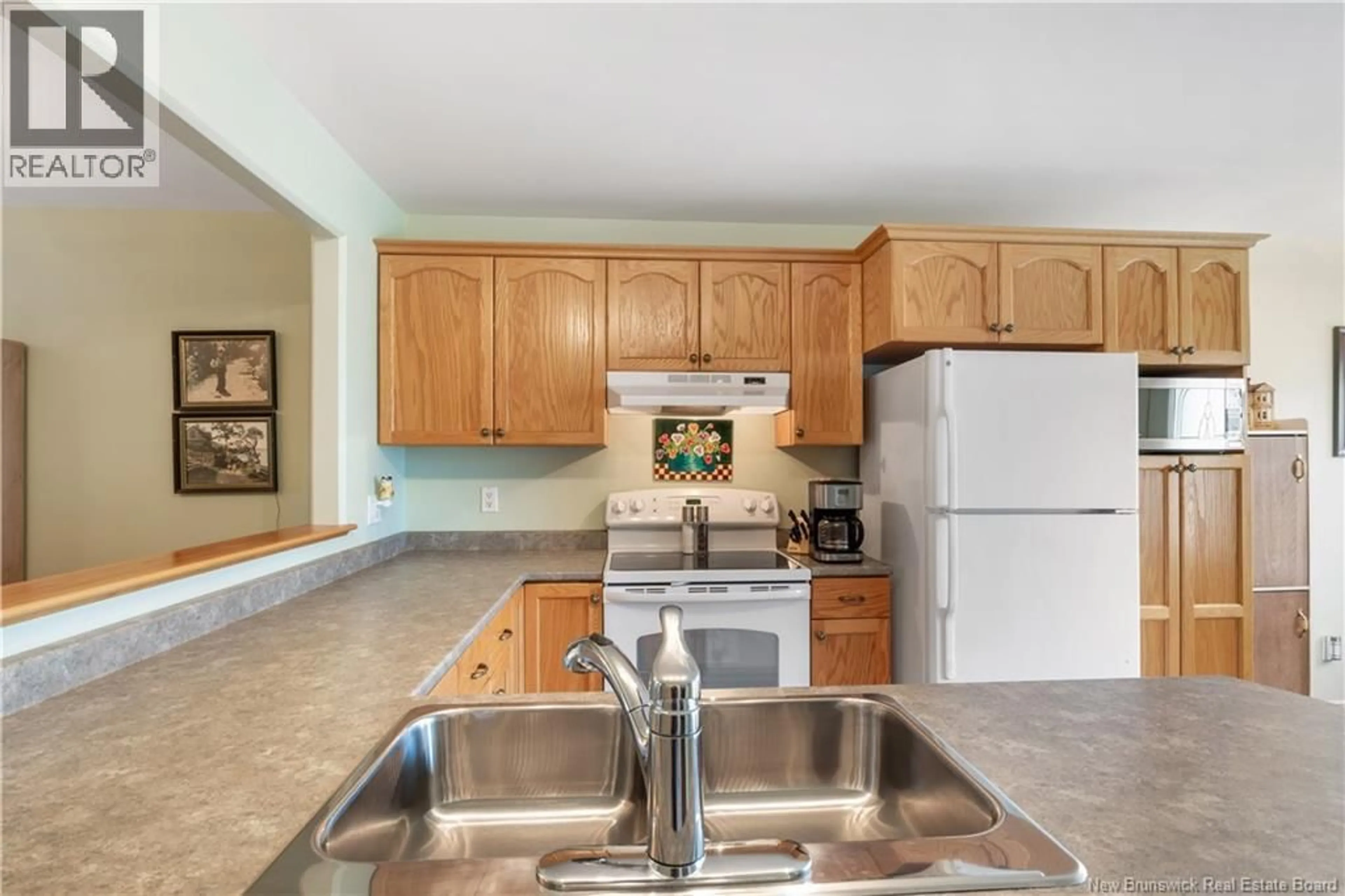 Standard kitchen, unknown for 211 DAMIEN, Dieppe New Brunswick E1A0V9
