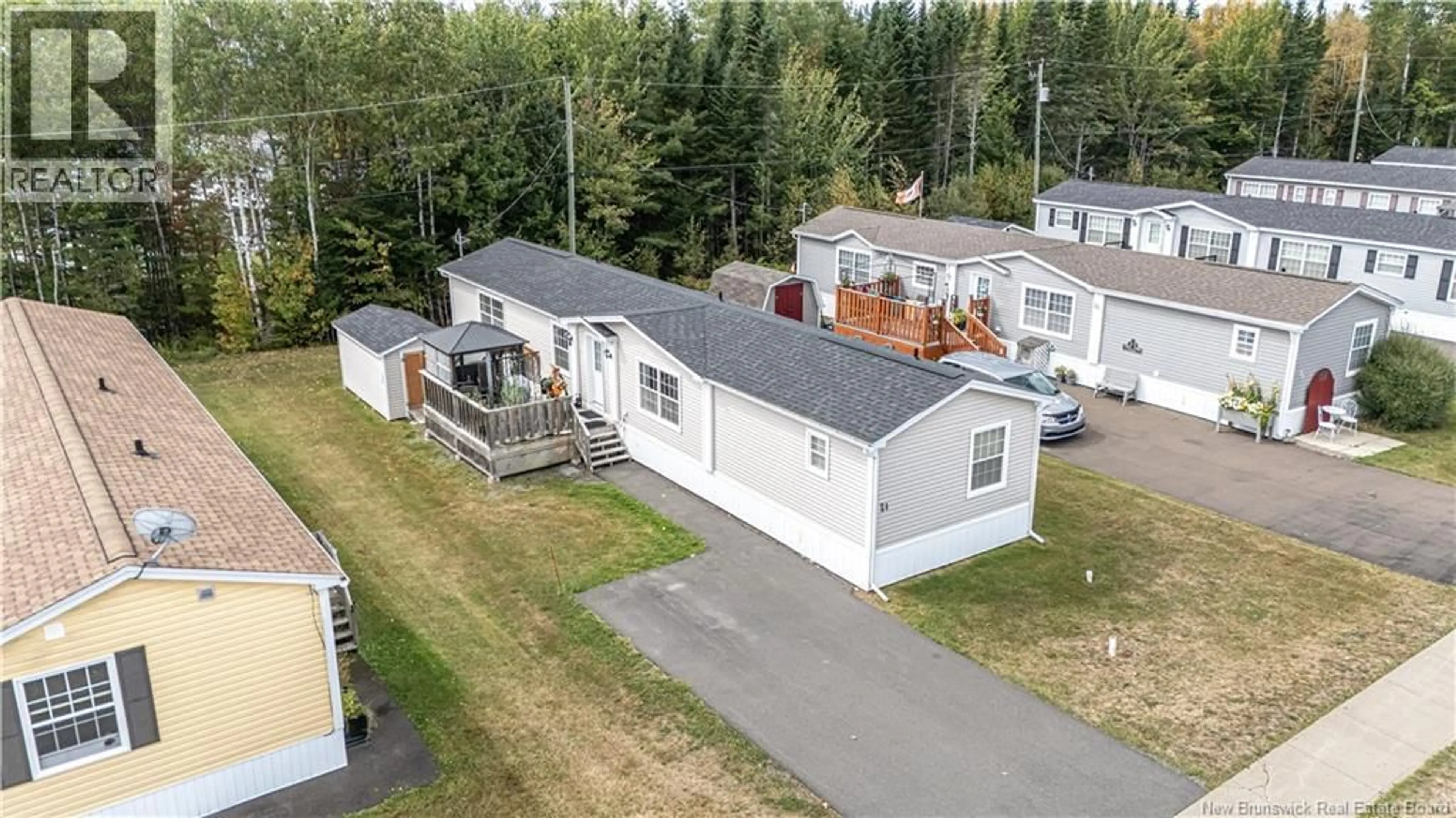A pic from outside/outdoor area/front of a property/back of a property/a pic from drone, street for 21 SHANNON STREET, Fredericton New Brunswick E3G4C8