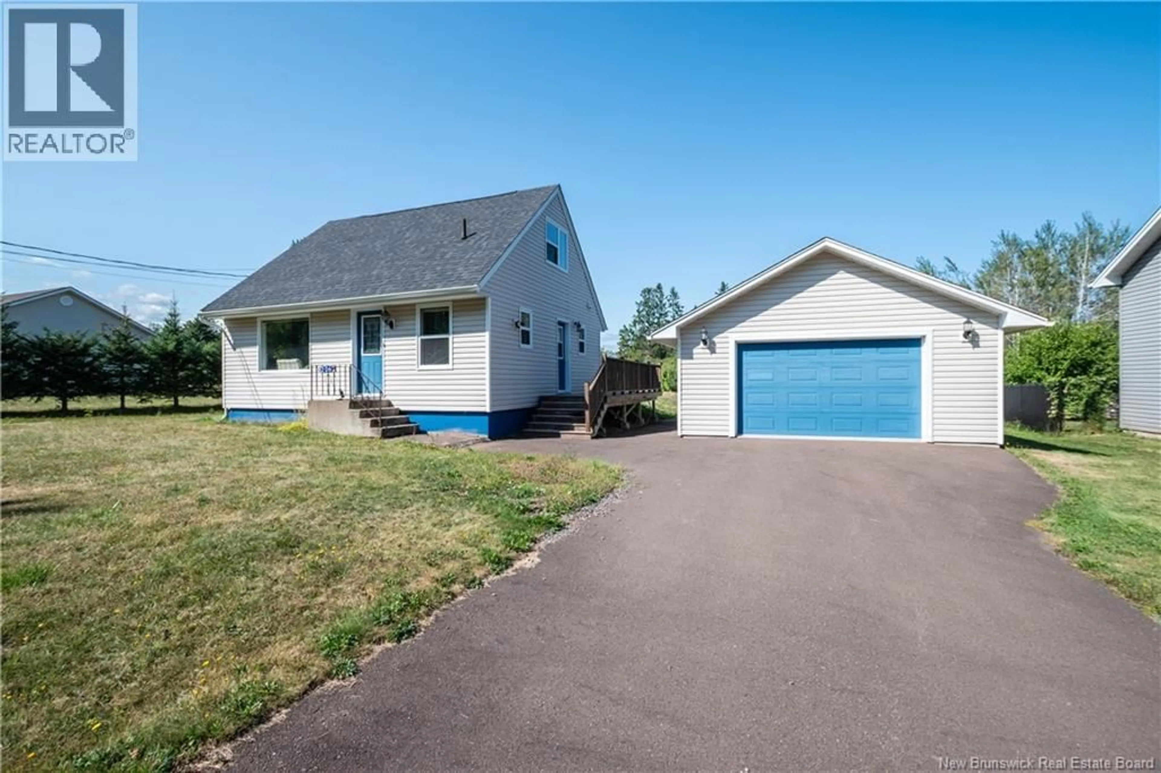 Home with vinyl exterior material, street for 206 CORNWALL ROAD, Shediac New Brunswick E4P1P3