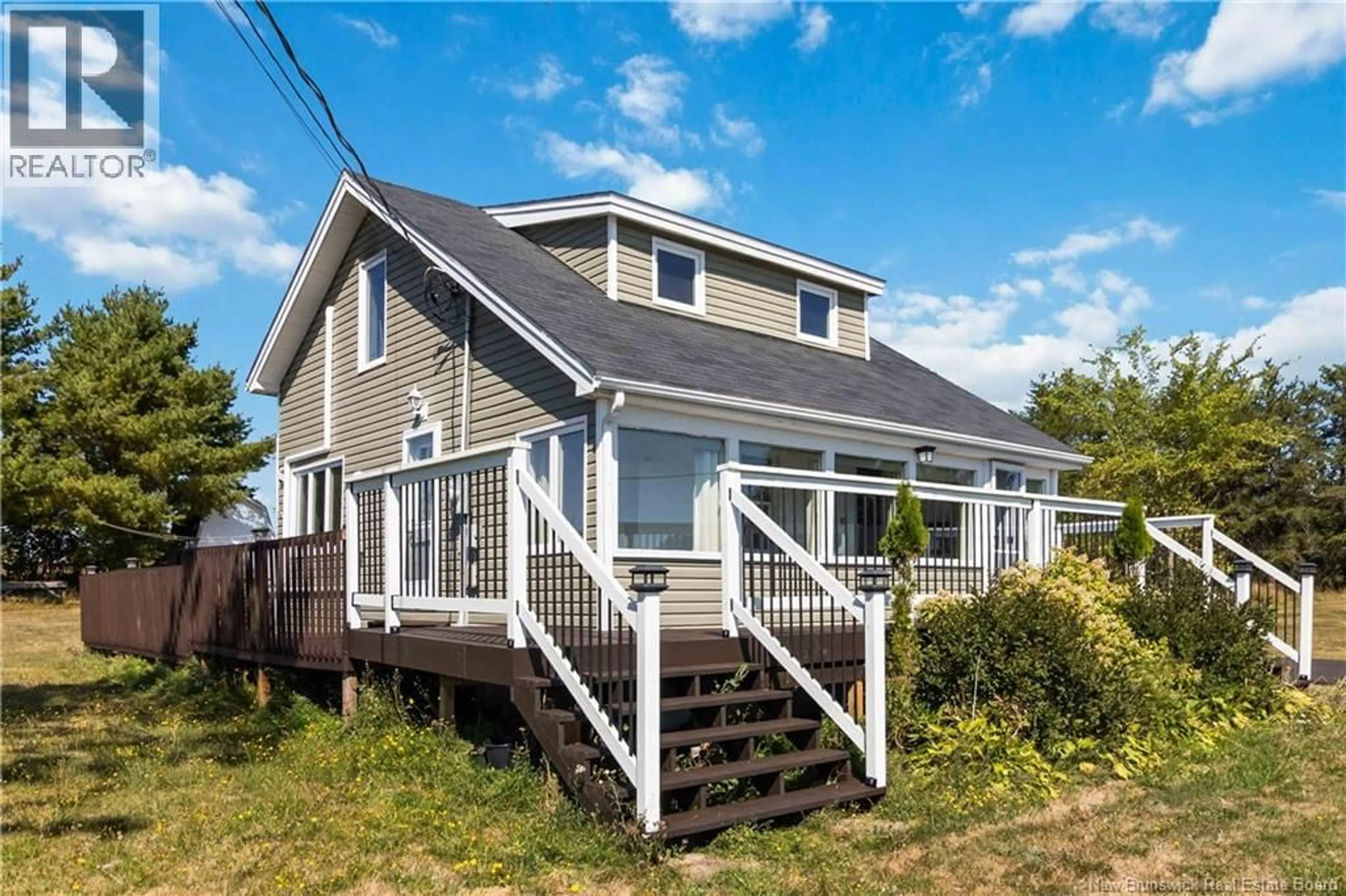 Home with vinyl exterior material, unknown for 21 BELLEVUE STREET, Memramcook New Brunswick E4K2A9
