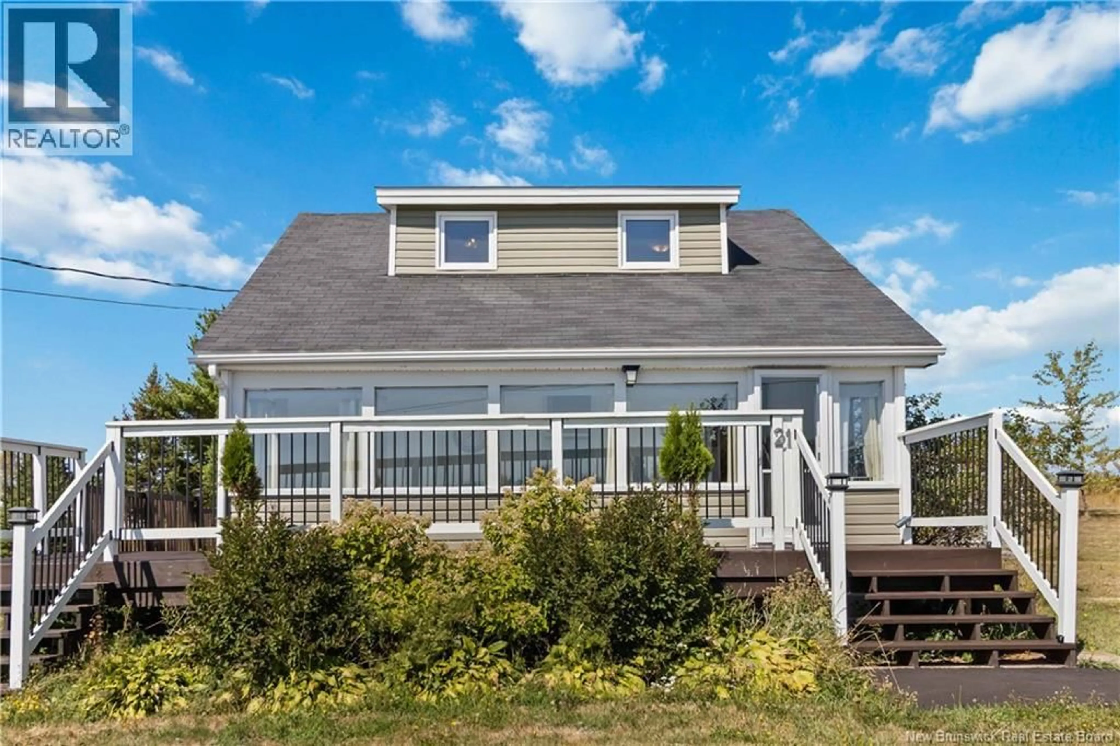 Home with vinyl exterior material, water/lake/river/ocean view for 21 BELLEVUE STREET, Memramcook New Brunswick E4K2A9