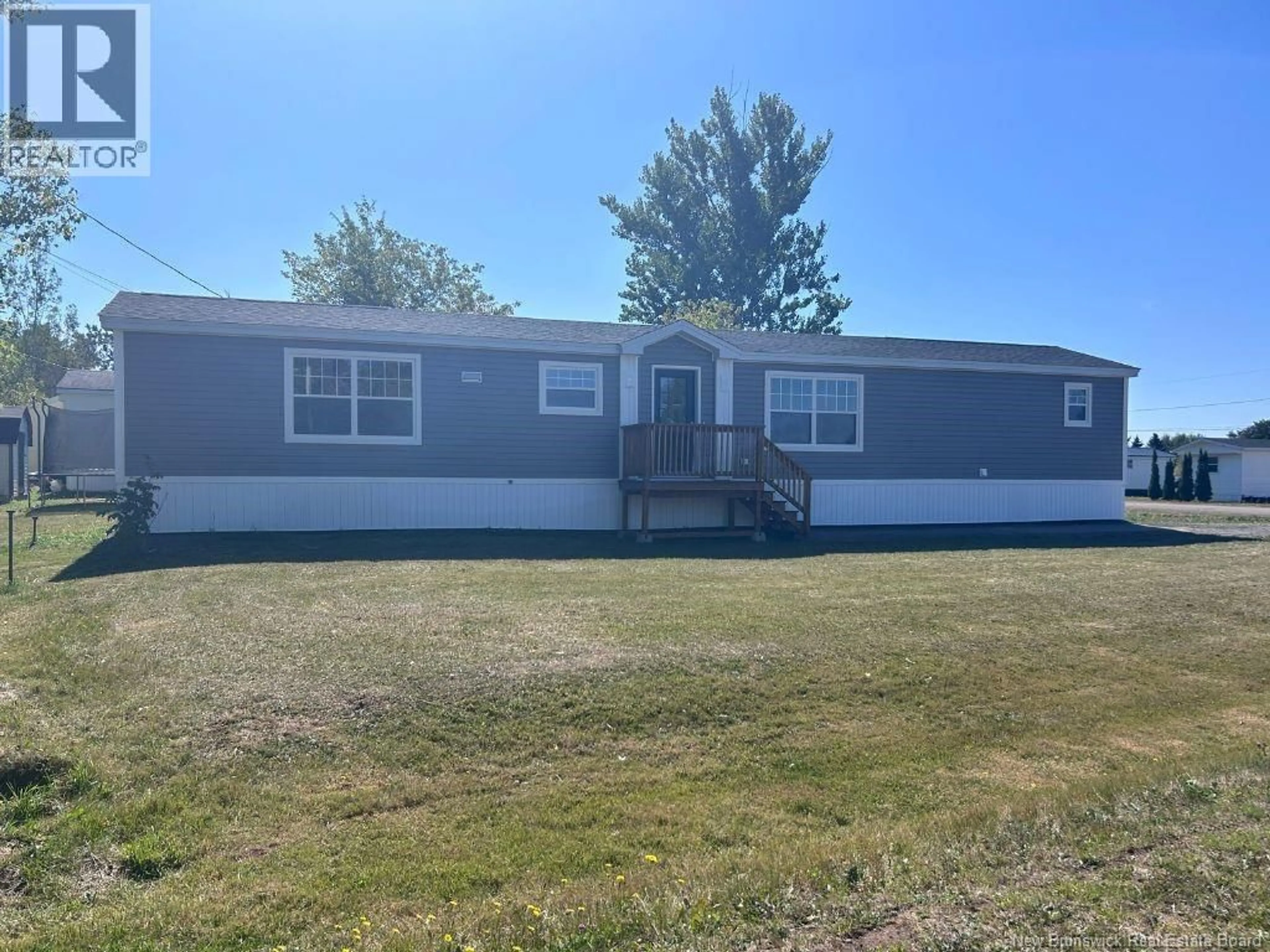 Home with vinyl exterior material, unknown for 27 DUPUIS AVENUE, Moncton New Brunswick E1H1E2