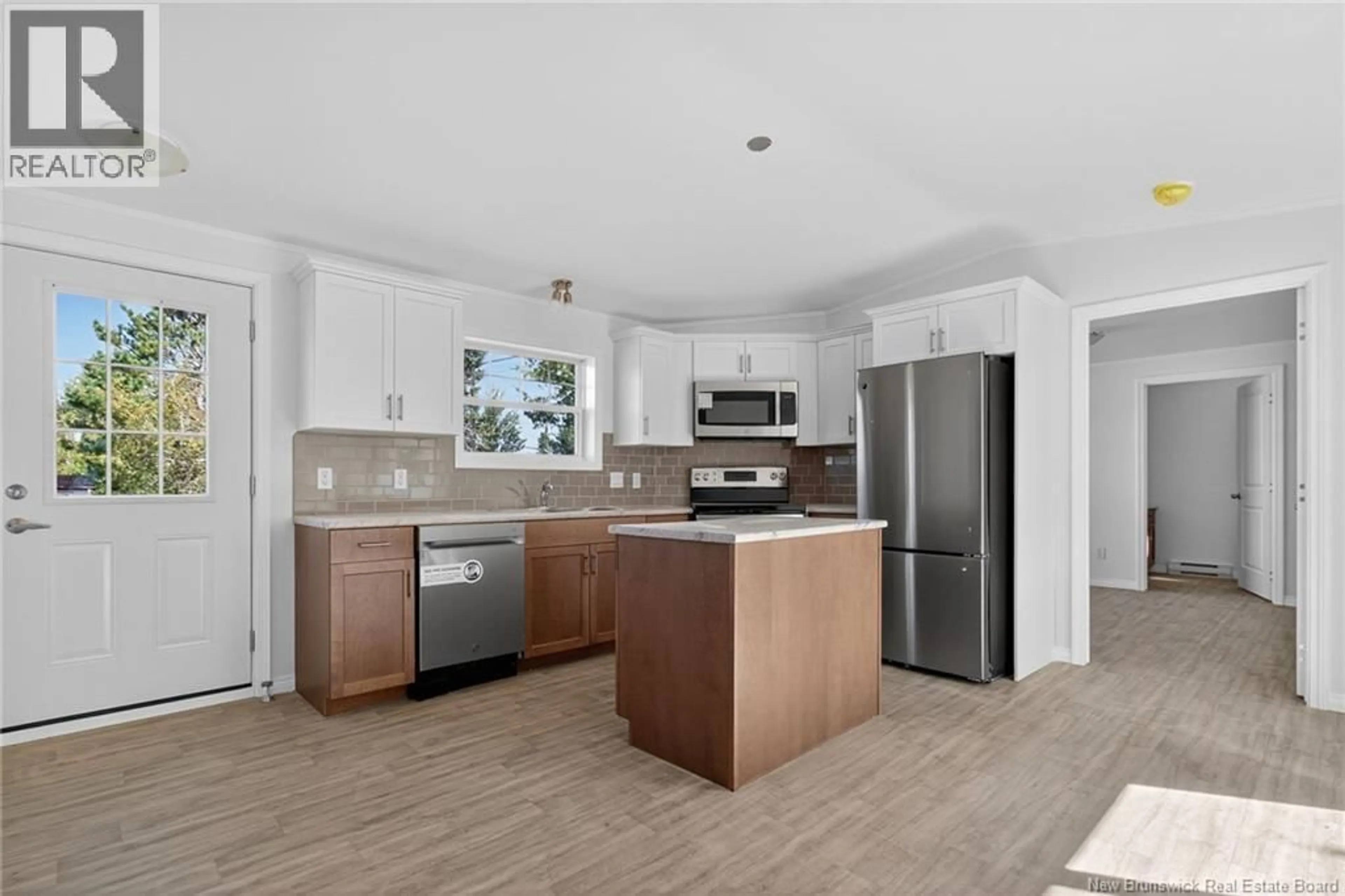 Open concept kitchen, unknown for 27 DUPUIS AVENUE, Moncton New Brunswick E1H1E2