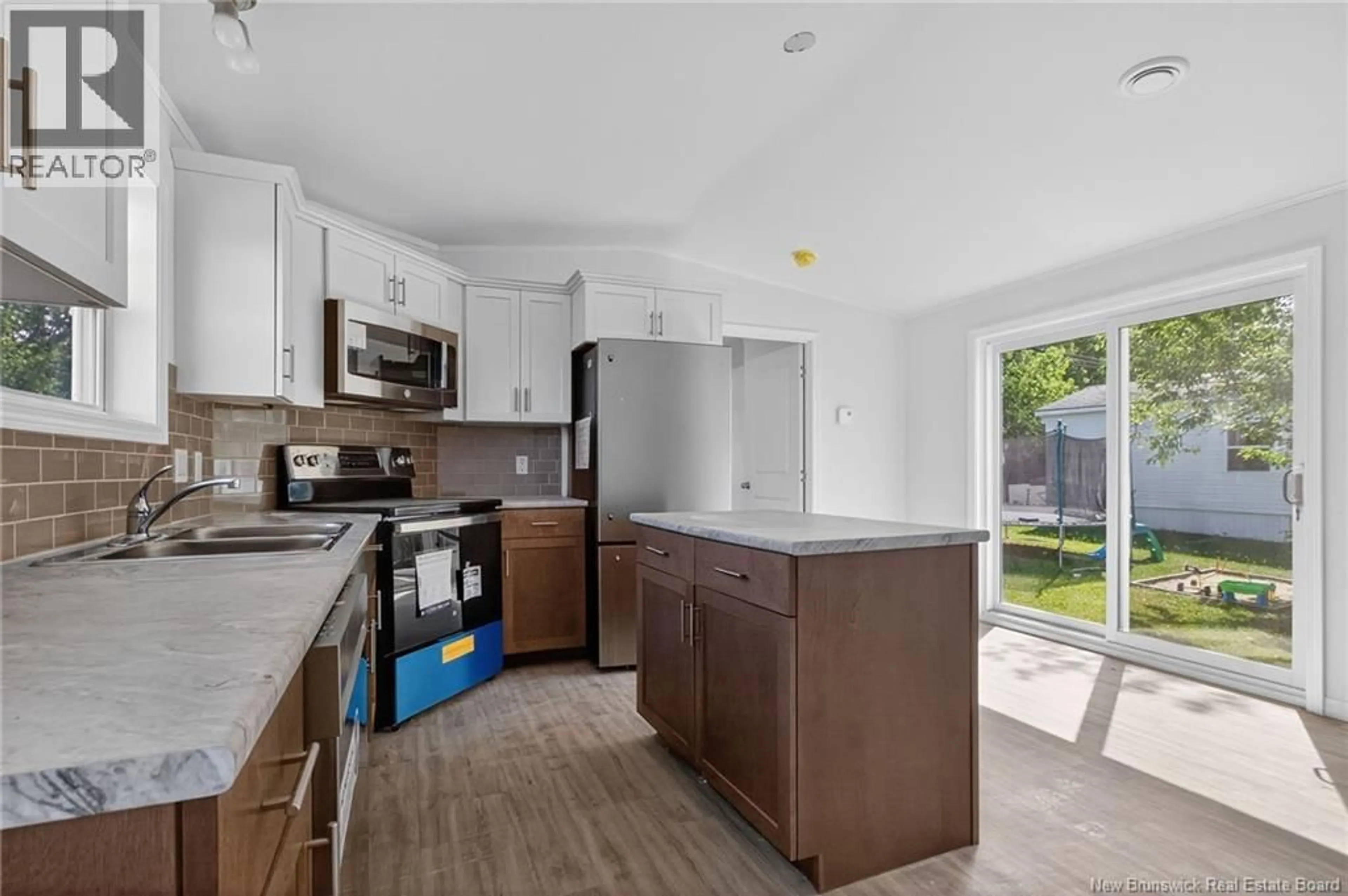 Open concept kitchen, unknown for 27 DUPUIS AVENUE, Moncton New Brunswick E1H1E2