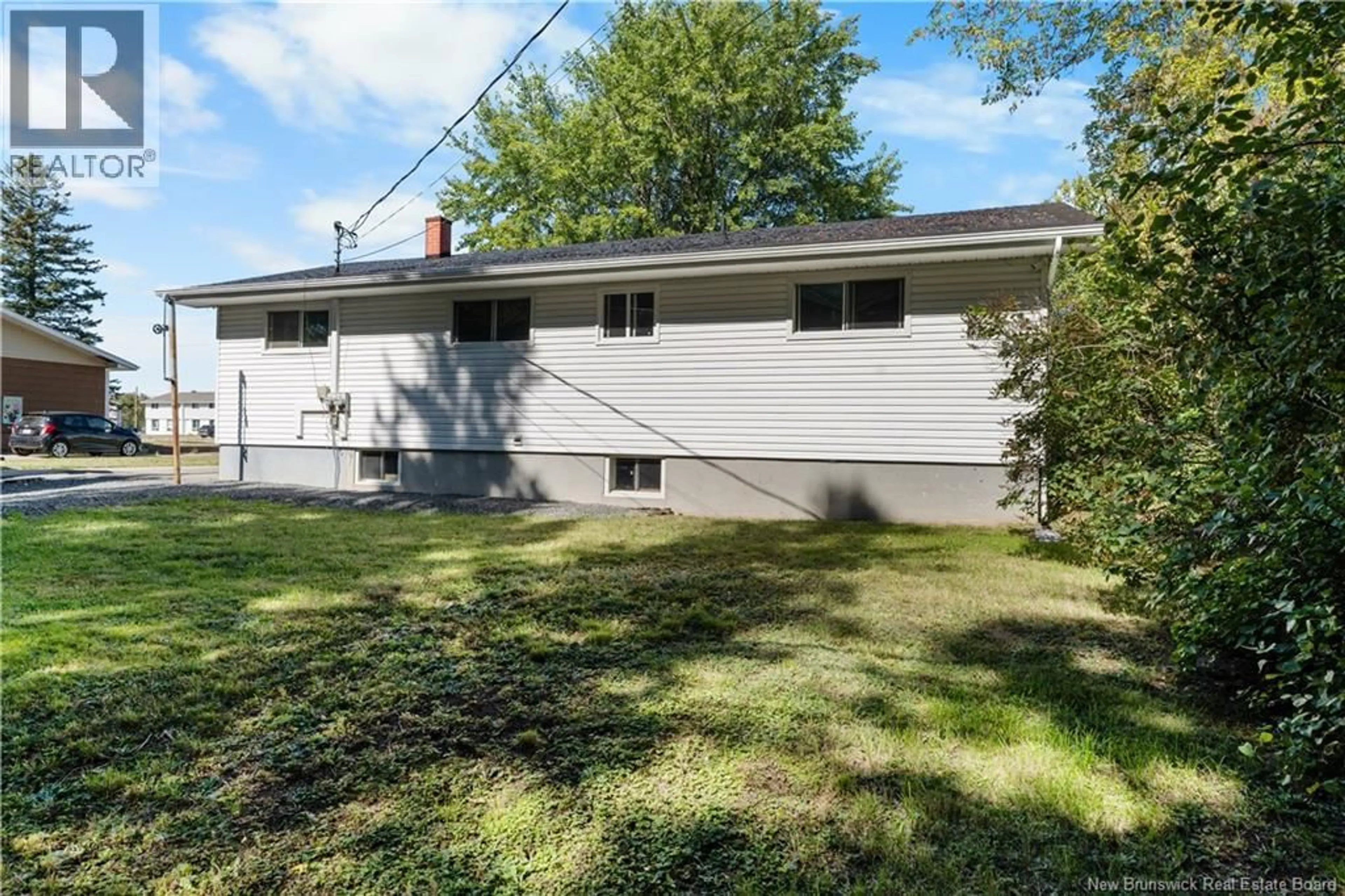 Home with vinyl exterior material, street for 1235 VANIER, Bathurst New Brunswick E2A3N6