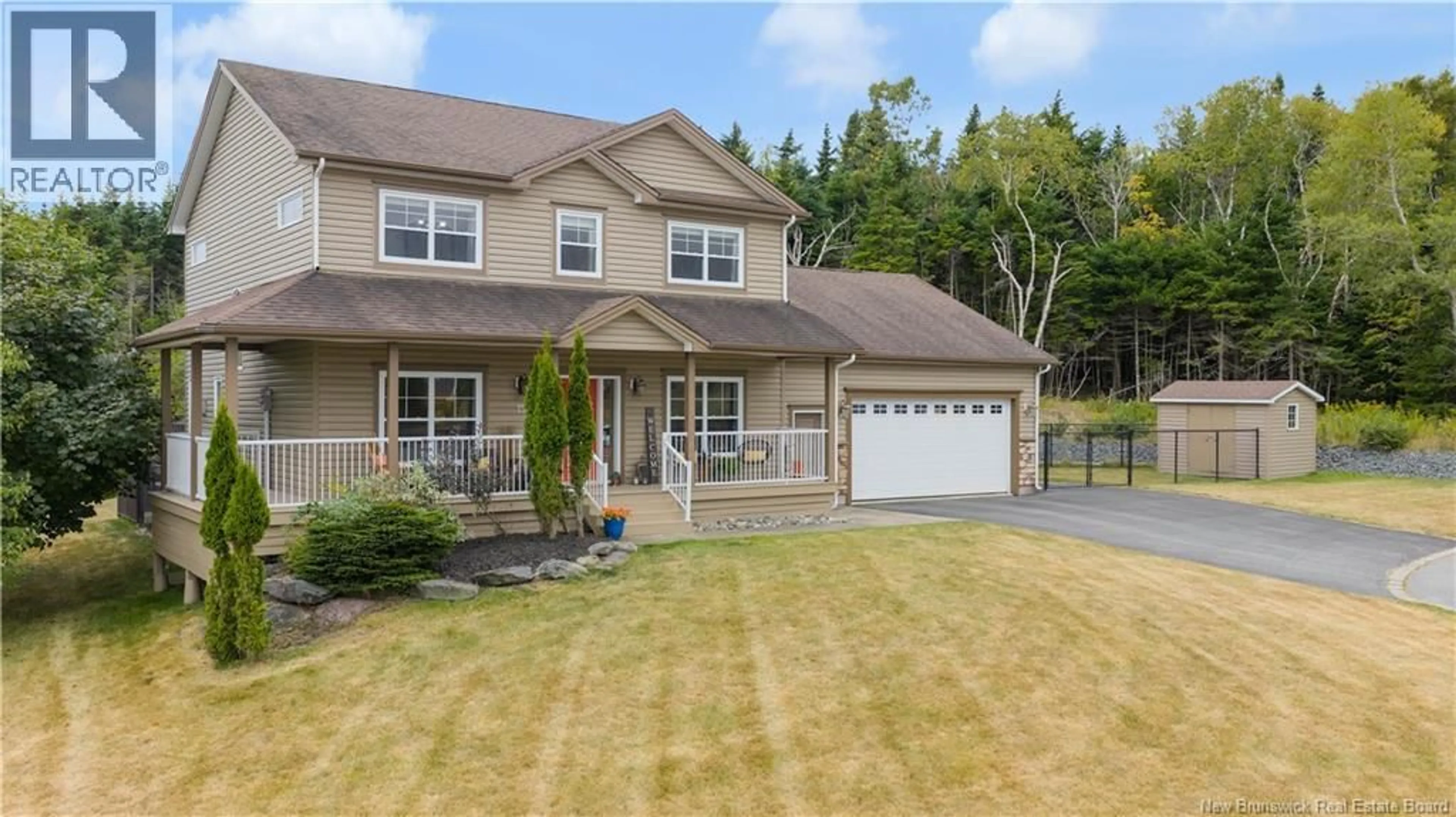Home with vinyl exterior material, street for 15 ROATAN, Saint John New Brunswick E2J0B8