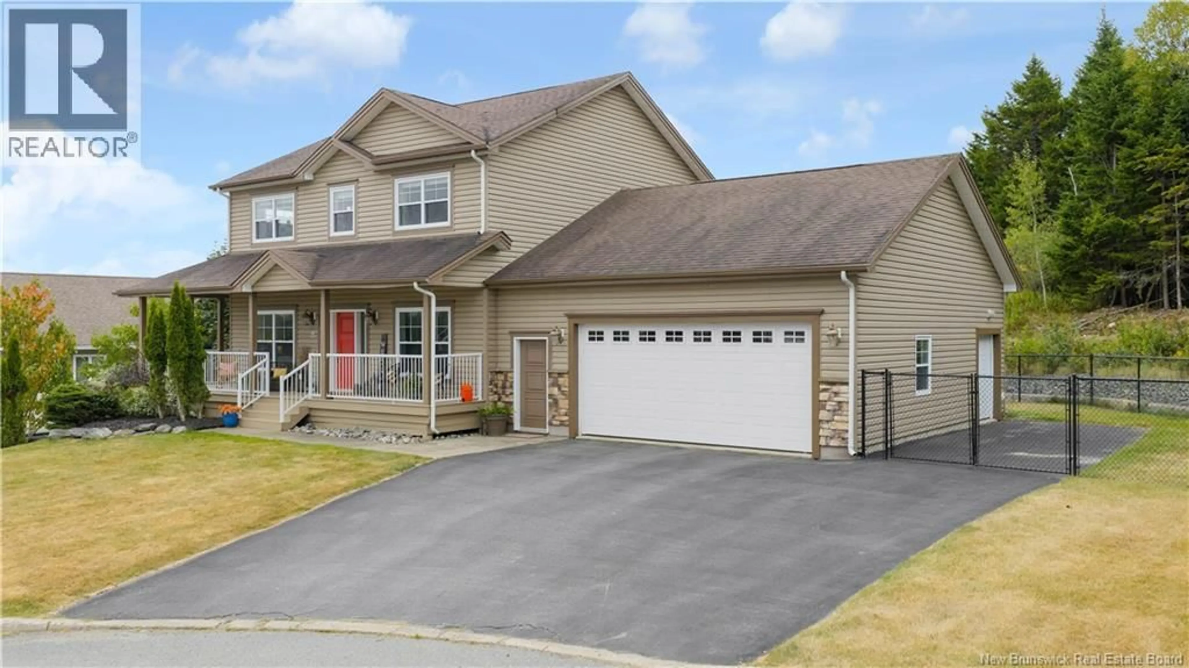 Home with vinyl exterior material, street for 15 ROATAN, Saint John New Brunswick E2J0B8