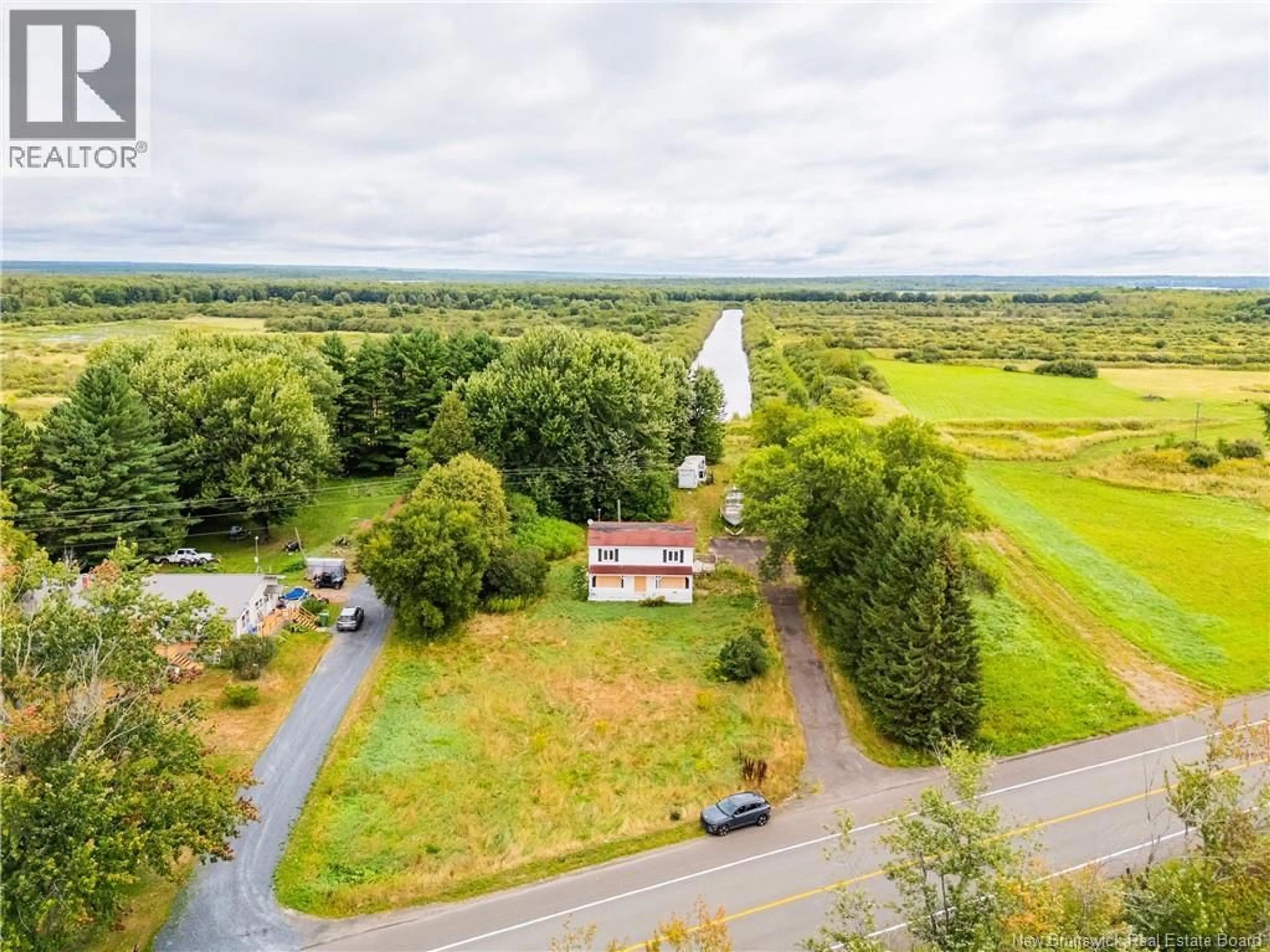 A pic from outside/outdoor area/front of a property/back of a property/a pic from drone, water/lake/river/ocean view for 2359 ROUTE 105, Sheffield New Brunswick E3A9K4