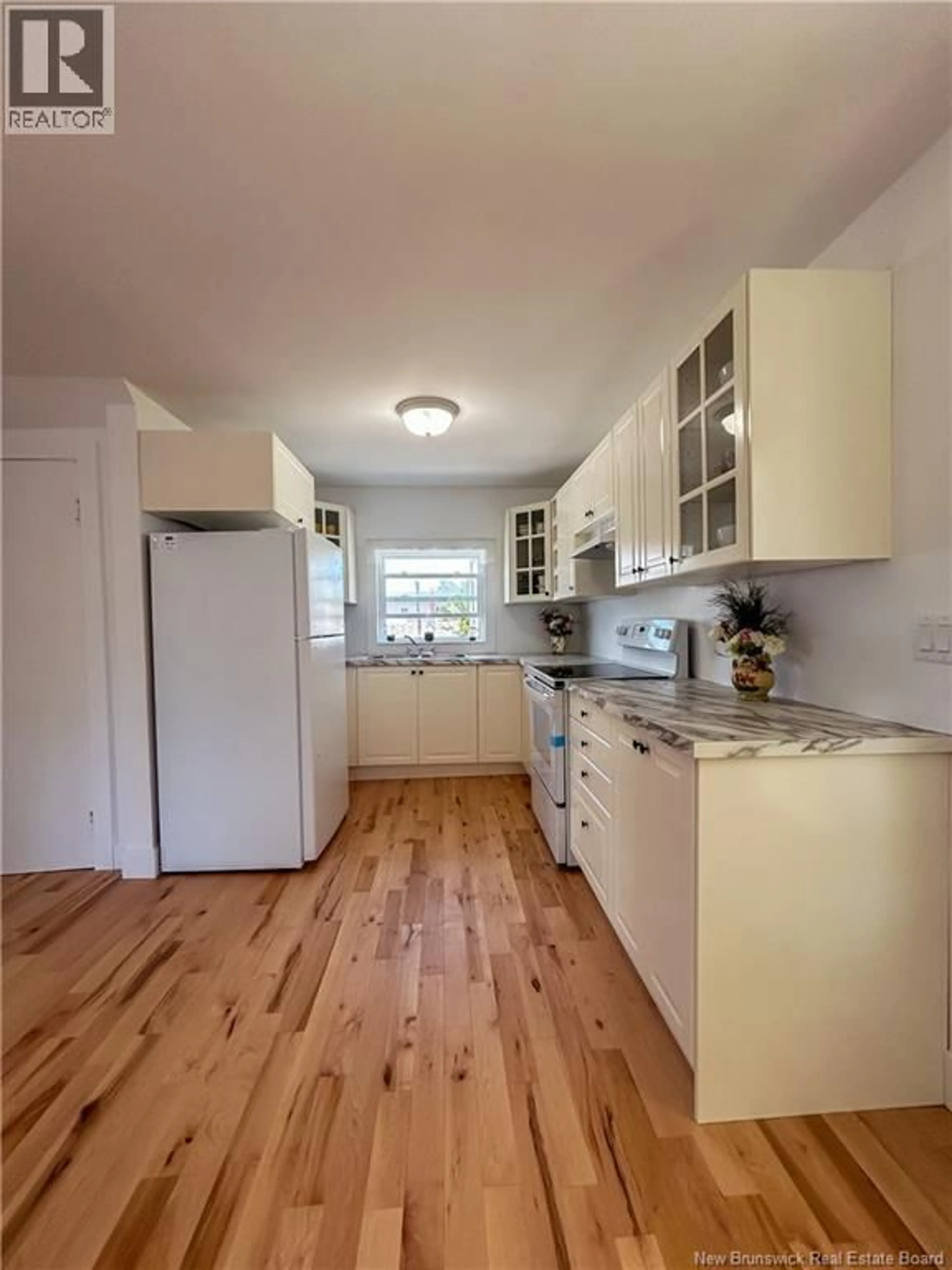 Standard kitchen, unknown for 534 VICTORIA STREET, Dalhousie New Brunswick E8C2T3