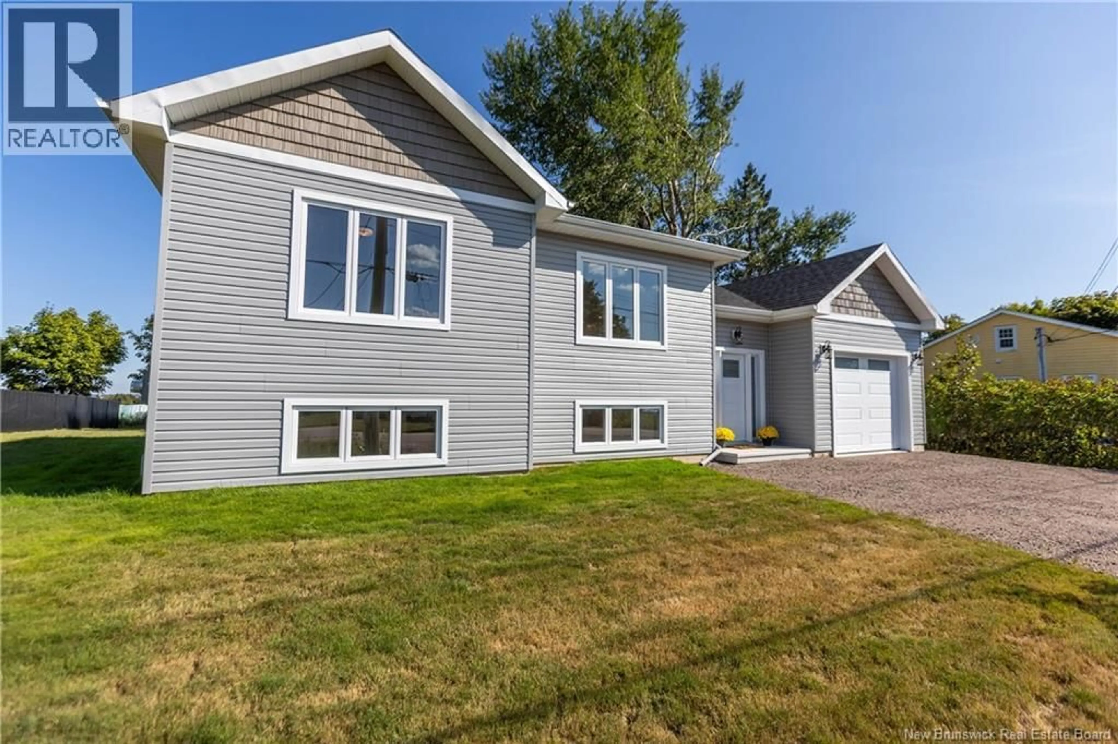 Home with vinyl exterior material, unknown for 144 QUEENS ROAD, Sackville New Brunswick E4L2B6