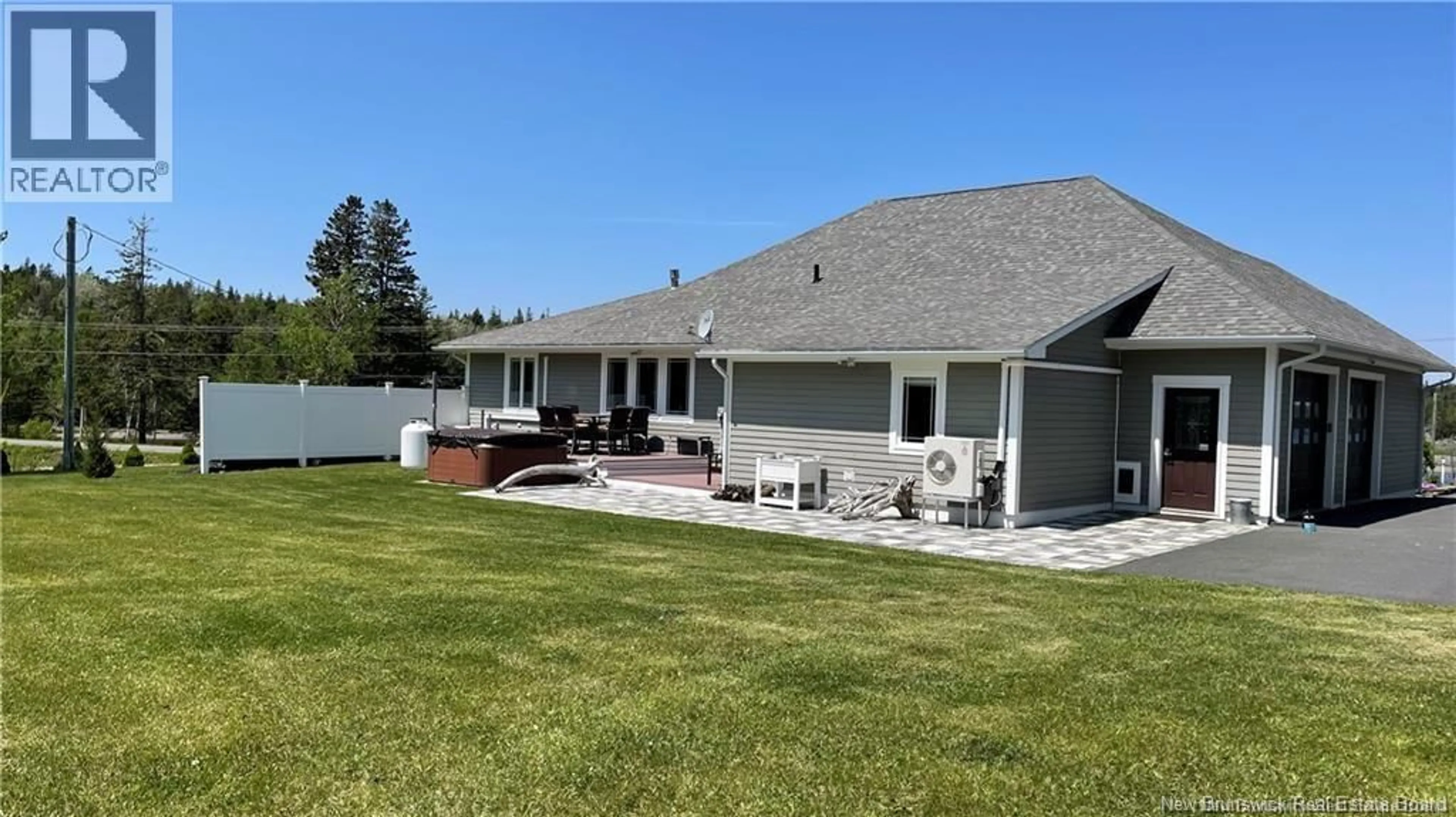 Home with vinyl exterior material, unknown for 905 FUNDY DRIVE, Campobello Island New Brunswick E5E1Y7