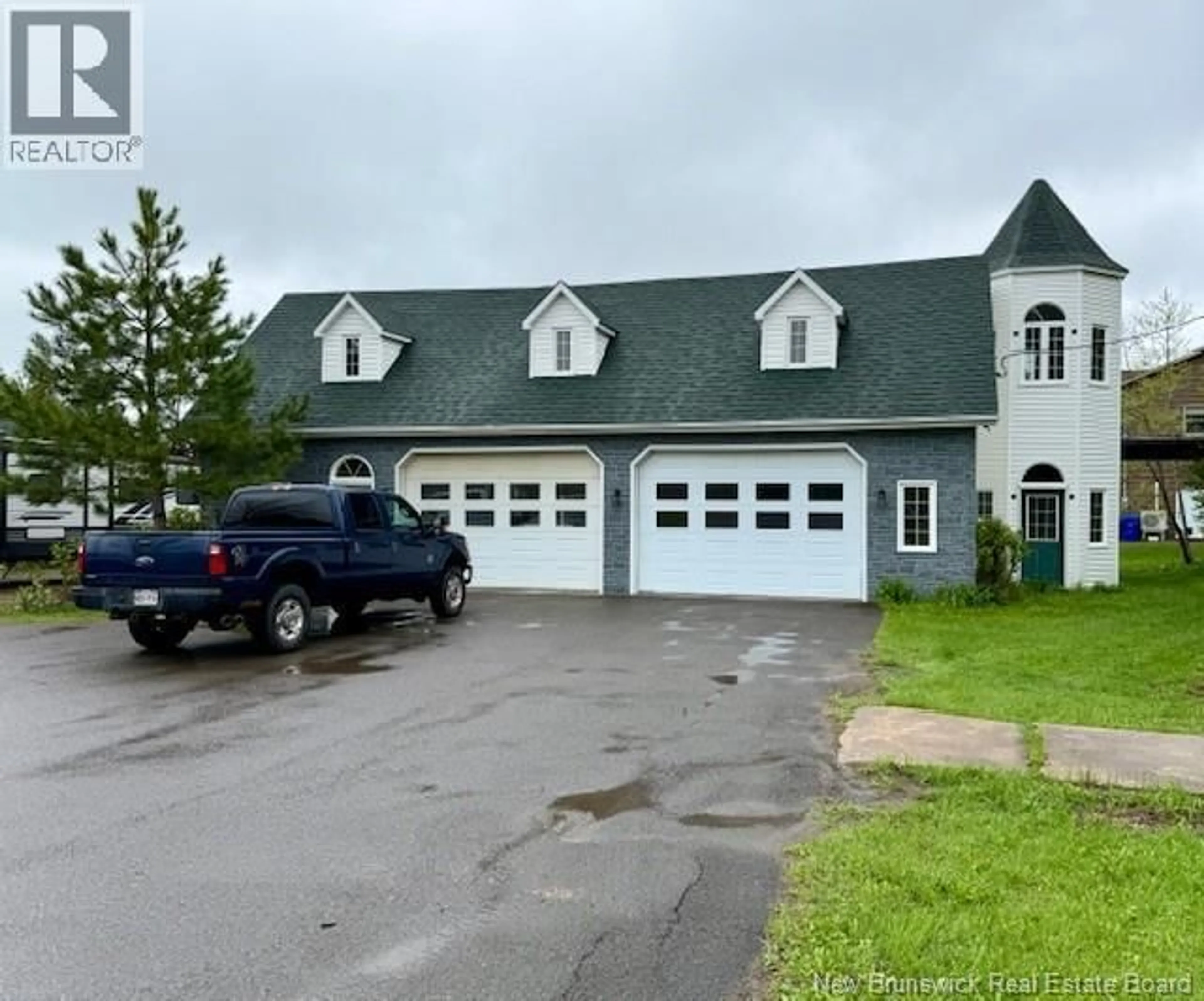 Indoor garage for 7 ROUTE 4, Harvey New Brunswick E6K1W3