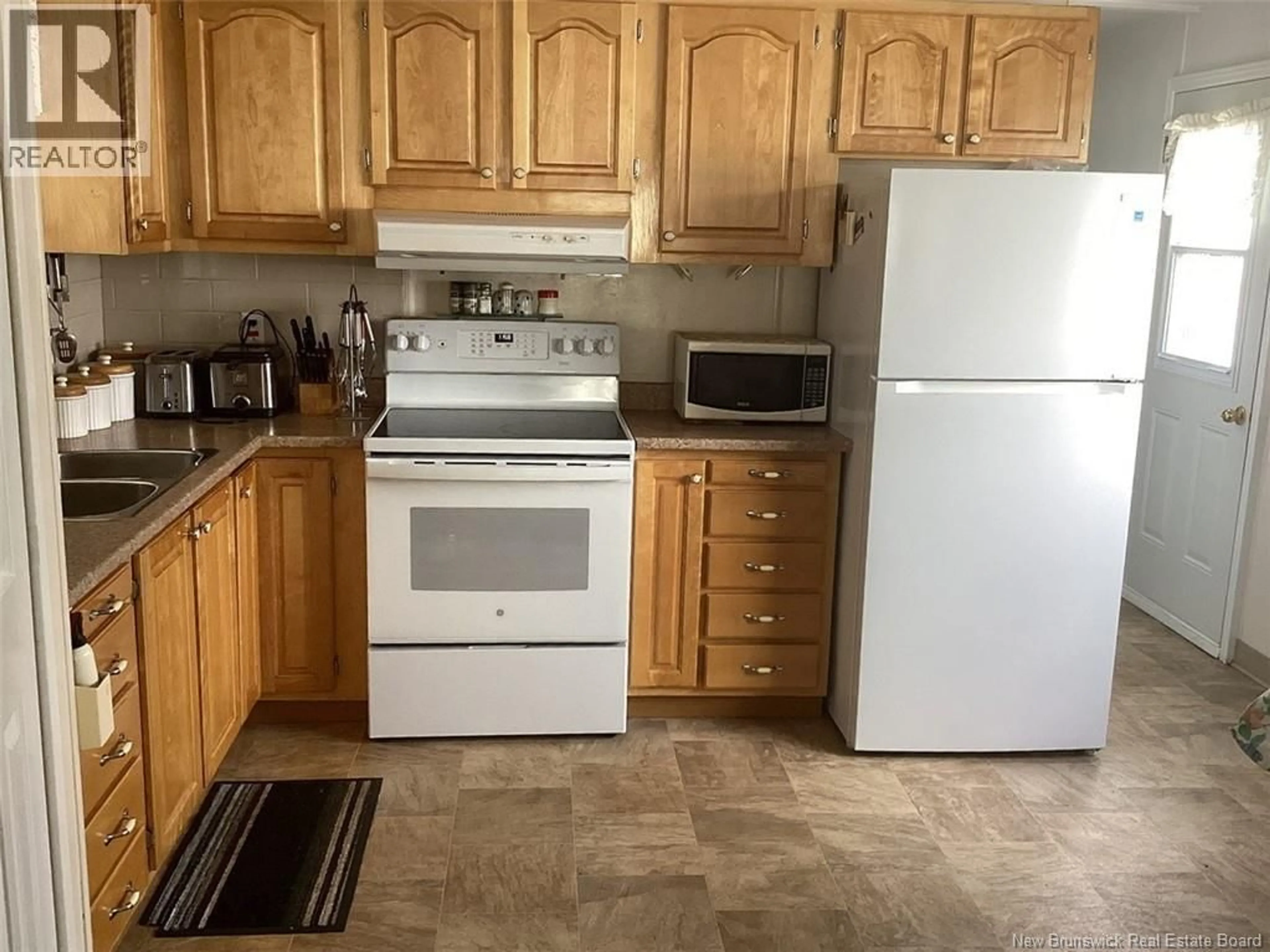 Standard kitchen, unknown for 41 ALBERT ROAD, Saint-Jacques New Brunswick E7B1Z6