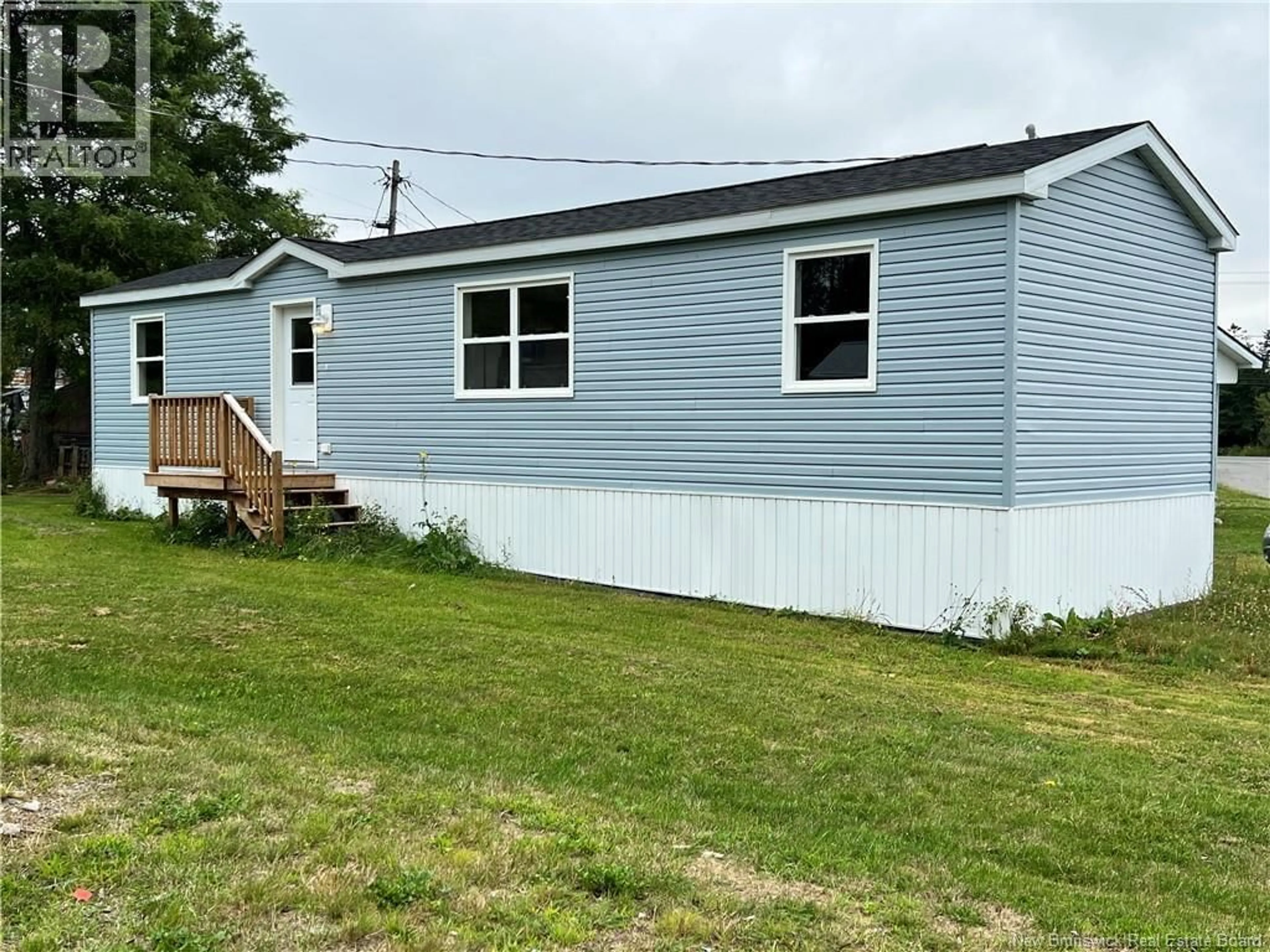 Home with vinyl exterior material, unknown for 8 FRASER STREET, St. Stephen New Brunswick E3L4B5