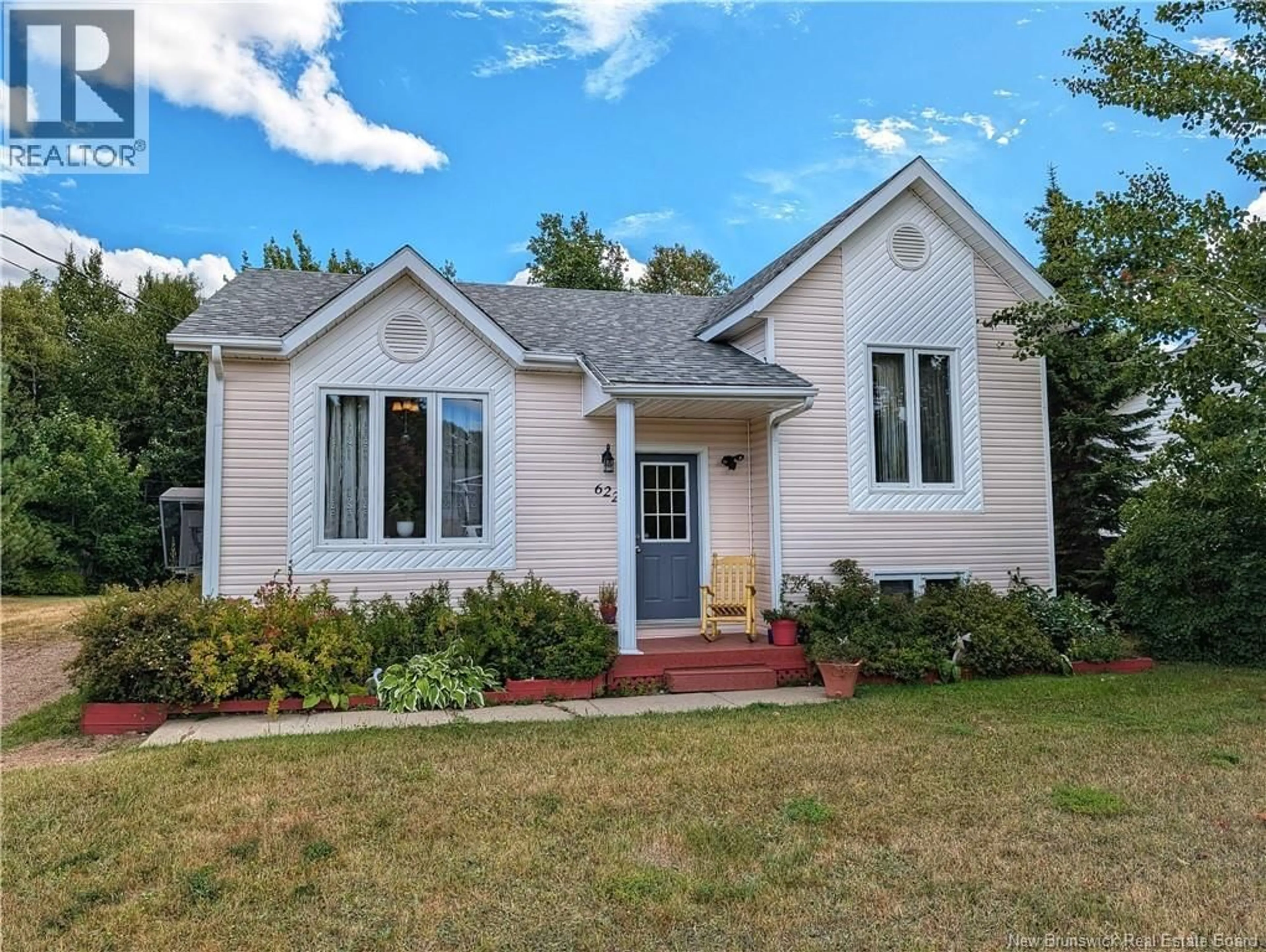 Home with vinyl exterior material, street for 622 RUE PASCAL, Tracadie New Brunswick E1X1B5