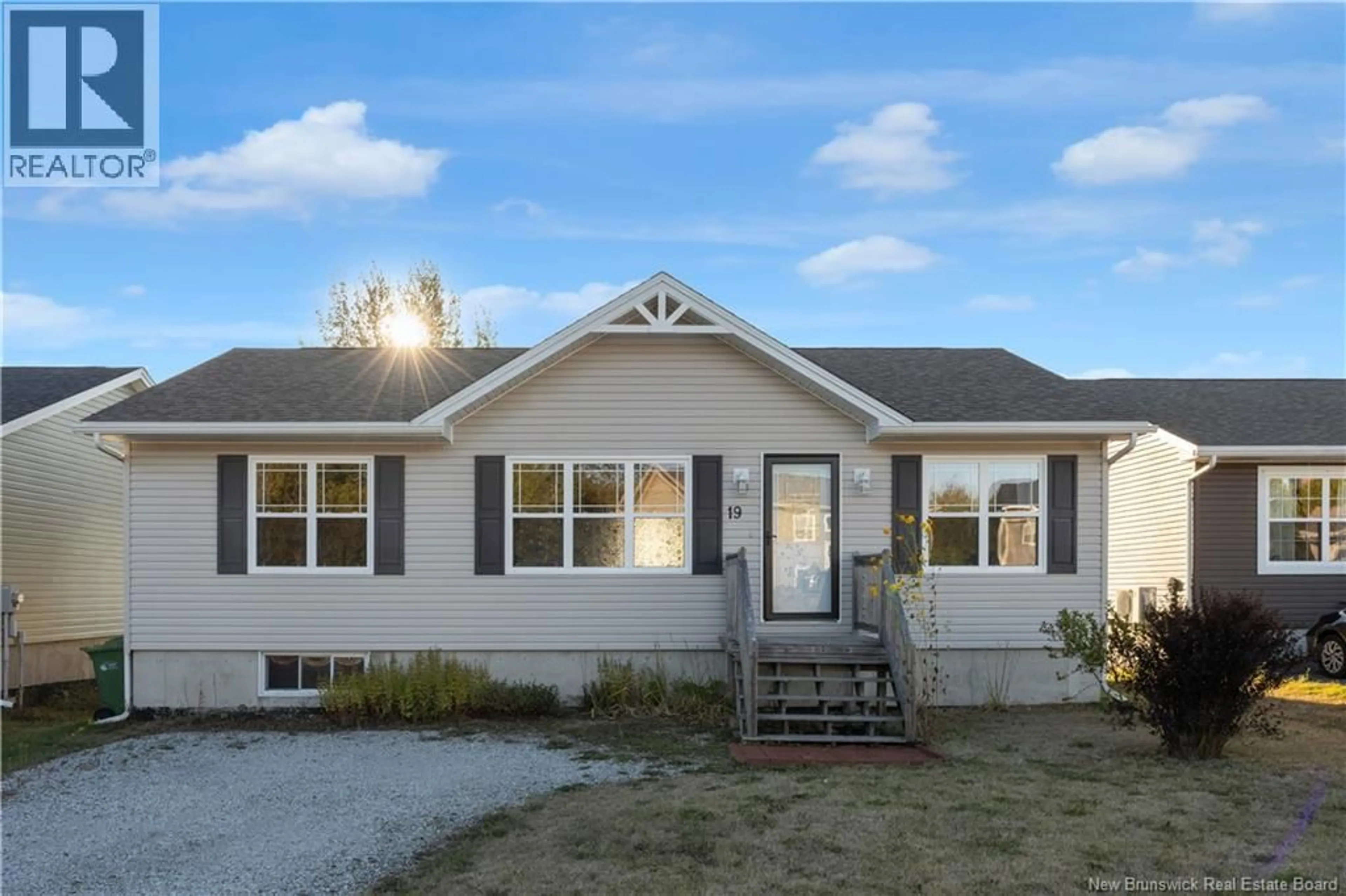 Home with vinyl exterior material, street for 19 BERMUDA COURT, Saint John New Brunswick E2J0G8