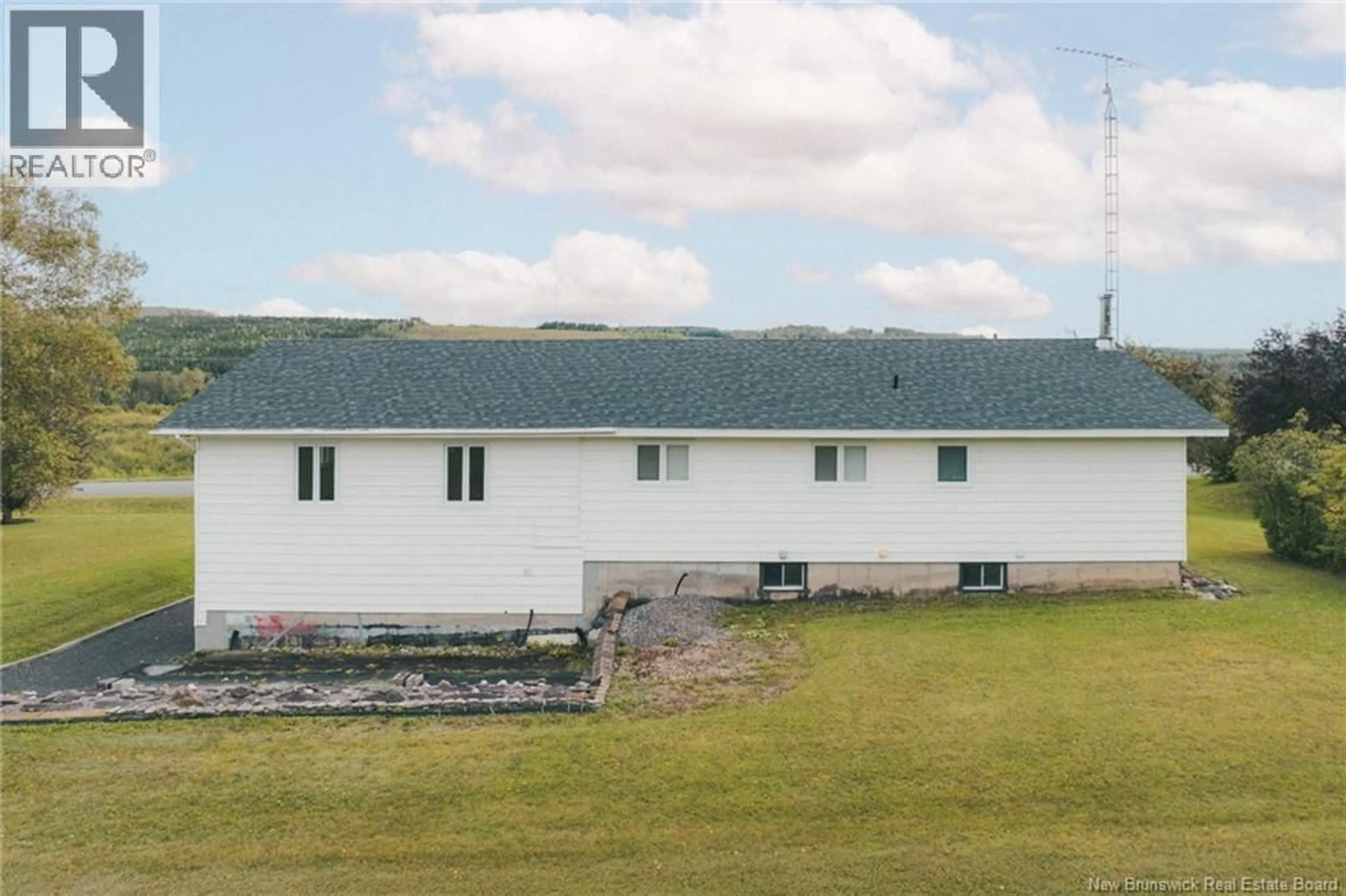 A pic from outside/outdoor area/front of a property/back of a property/a pic from drone, building for 484 MARTIN ROAD, Sainte-Anne-De-Madawaska New Brunswick E7E1R1