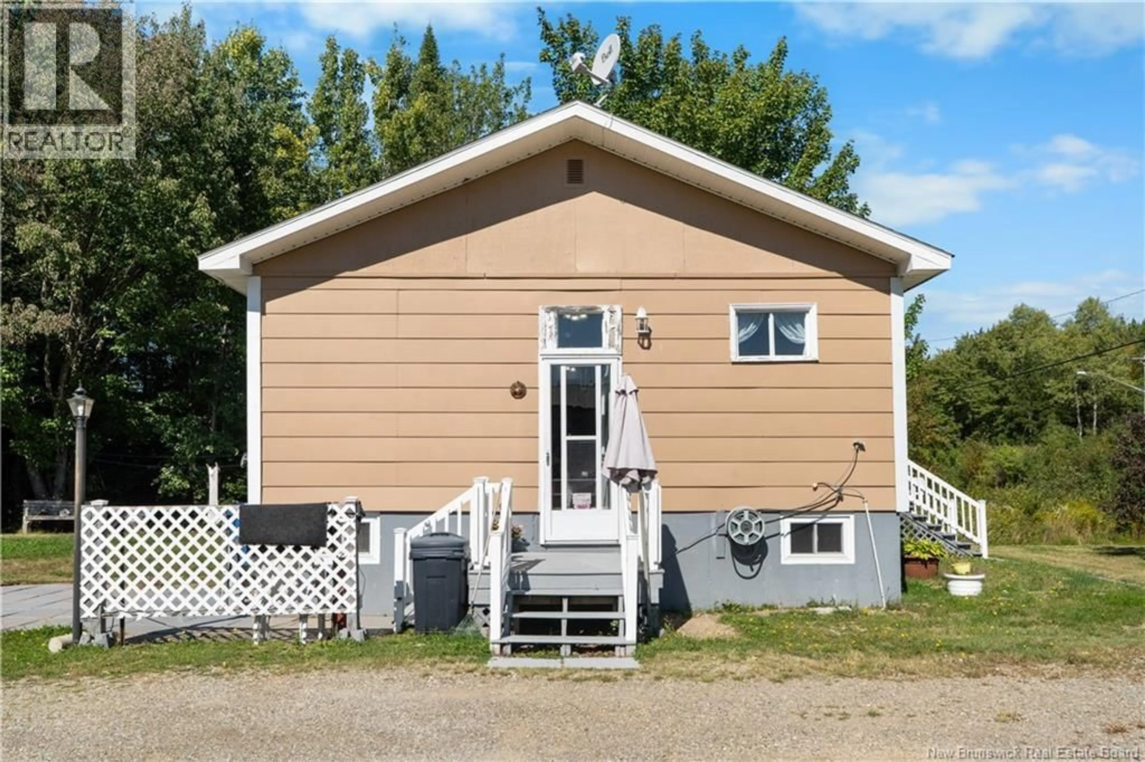 Home with vinyl exterior material, building for 3666 ROUTE 134, Miramichi Road New Brunswick E8L1S5
