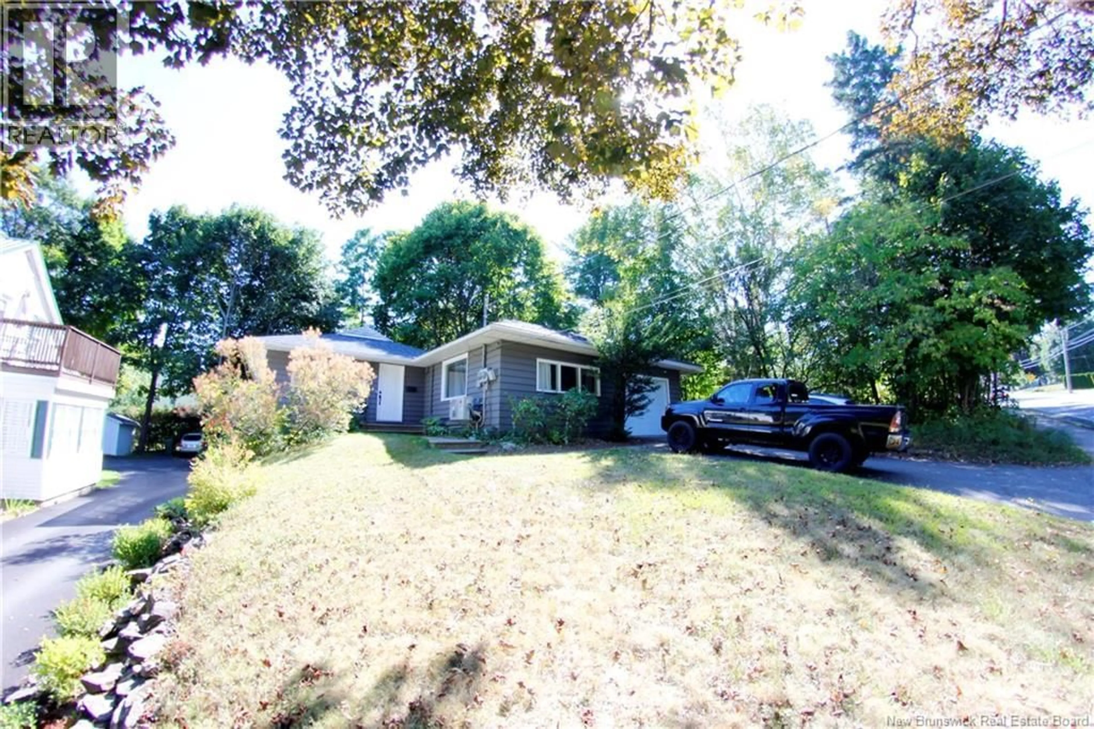 A pic from outside/outdoor area/front of a property/back of a property/a pic from drone, street for 628-630 - 630 YORK STREET, Fredericton New Brunswick E3B3R5