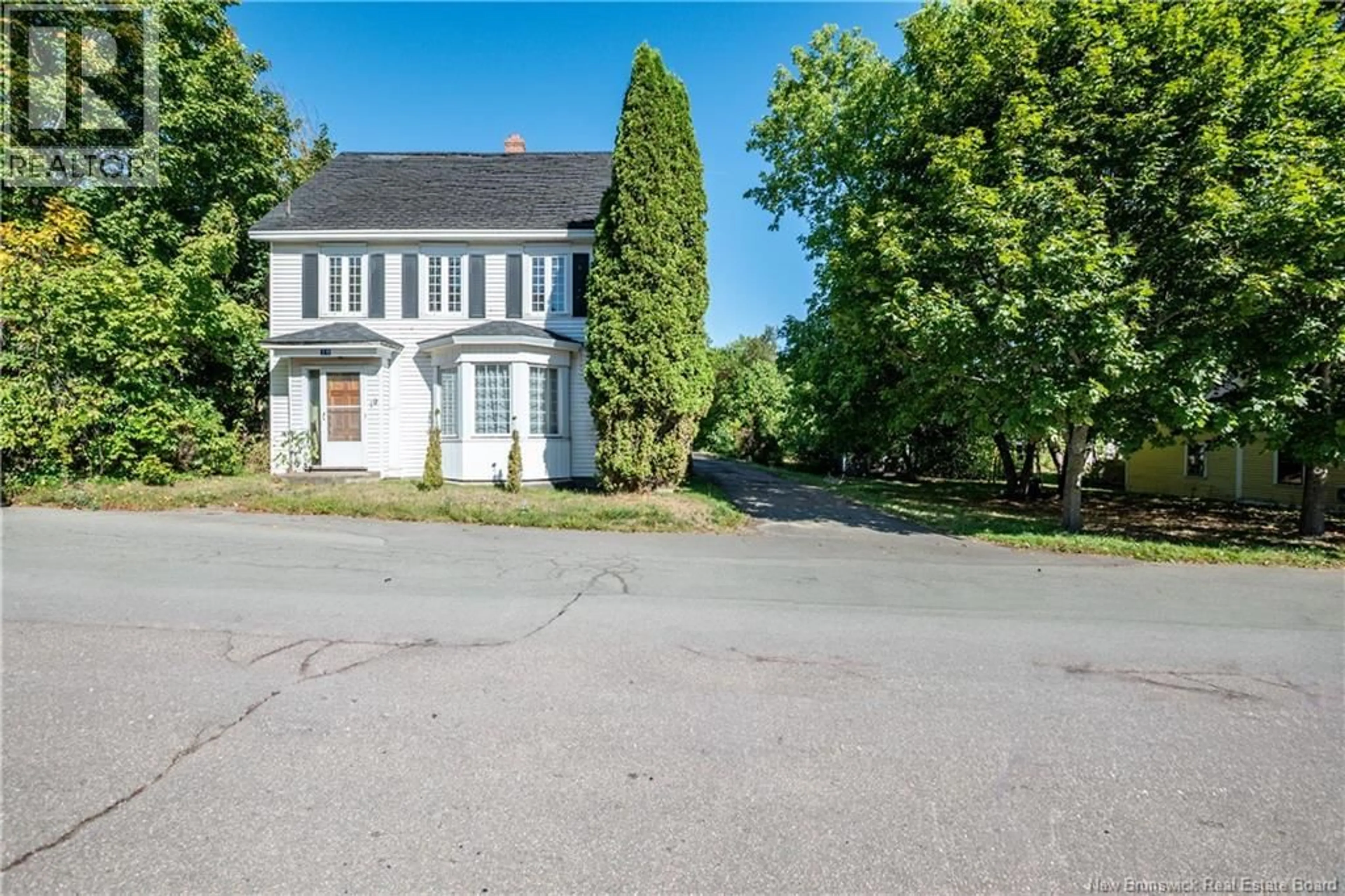 A pic from outside/outdoor area/front of a property/back of a property/a pic from drone, street for 17 & 19 ACADEMY, Hillsborough New Brunswick E4H2R3