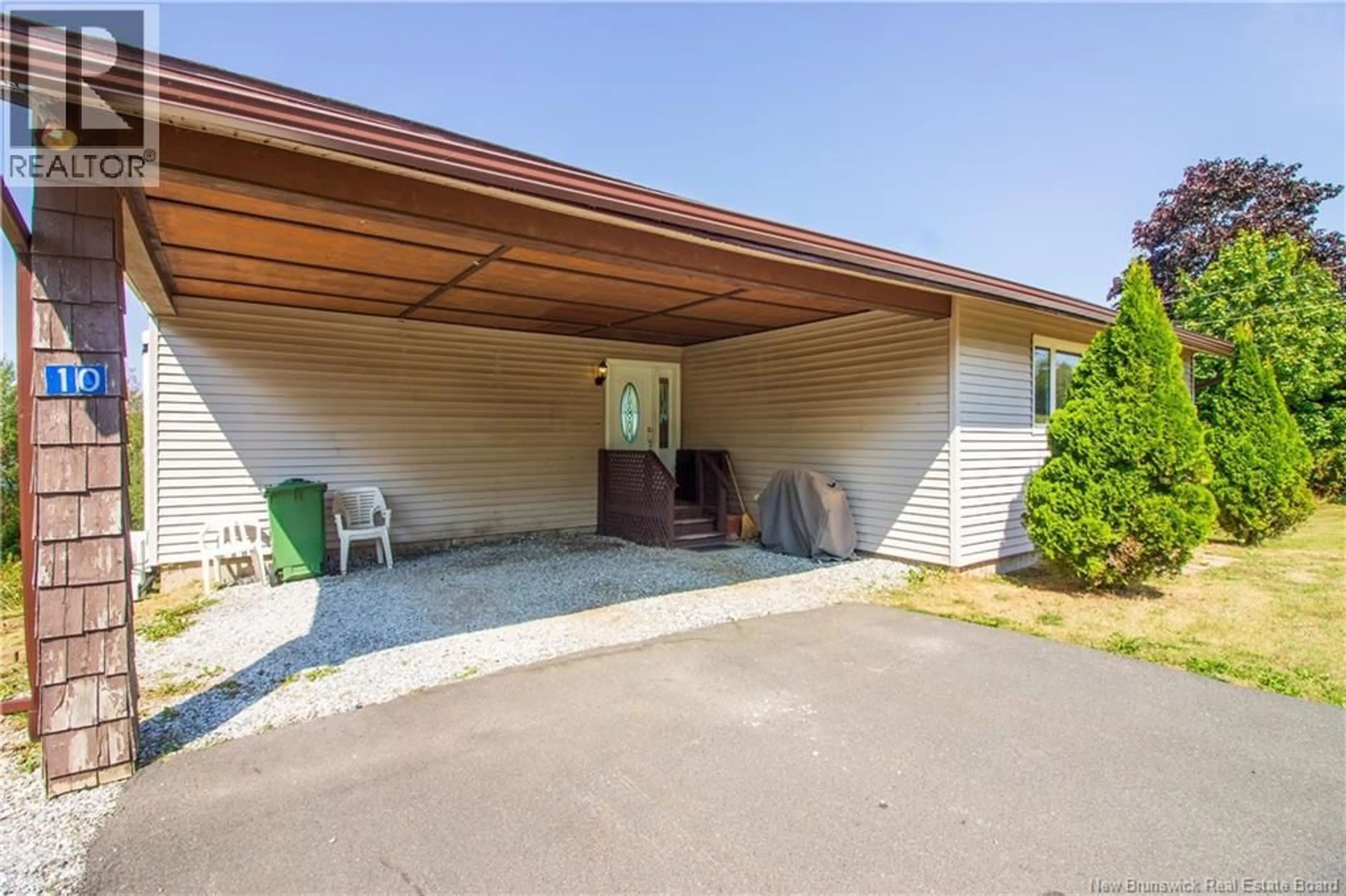 Unknown for 10 GEORGE STREET, Nauwigewauk New Brunswick E5N6T7