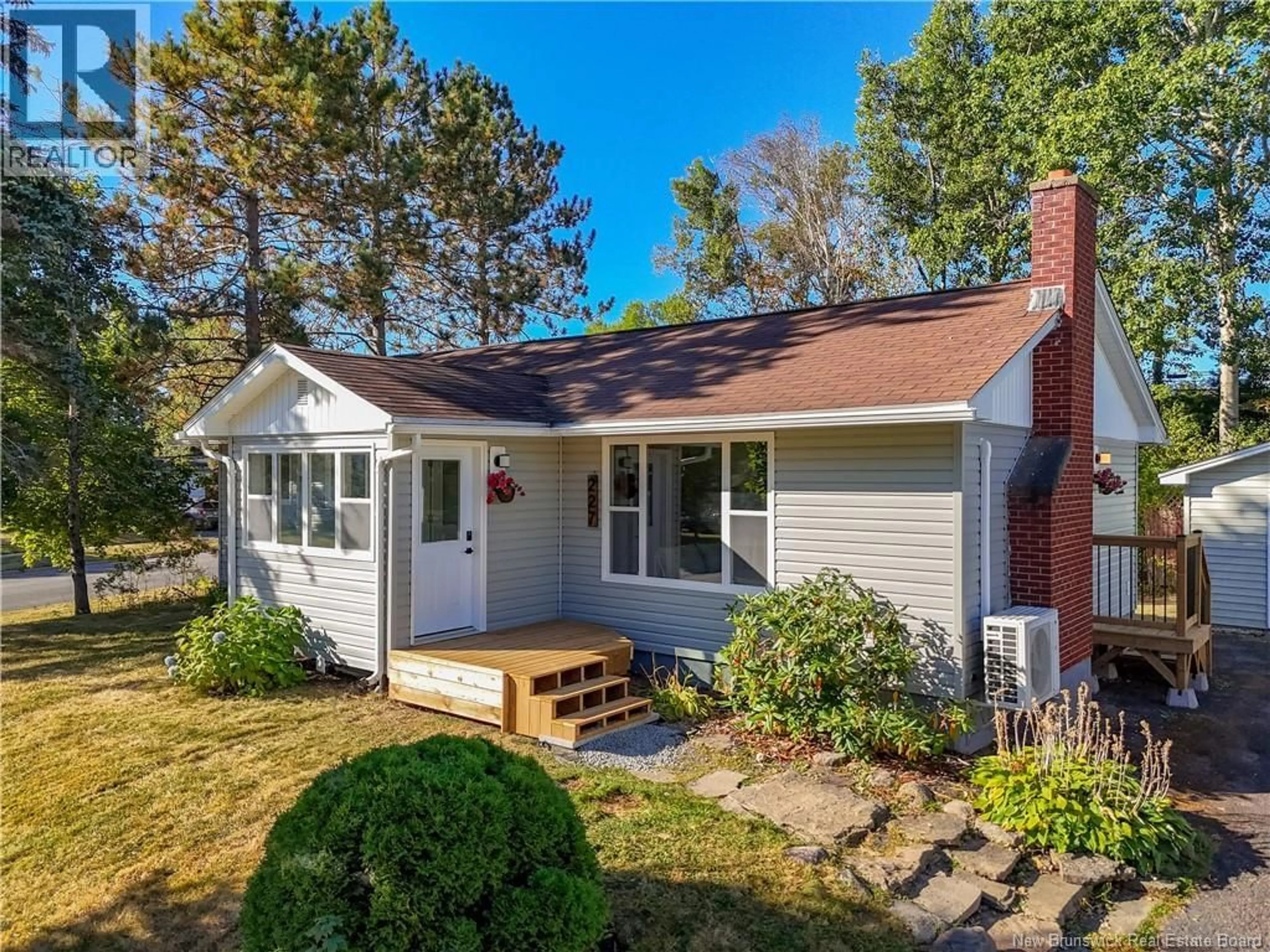 Home with vinyl exterior material, street for 227 COVENTRY CRESCENT, Fredericton New Brunswick E3B4P4