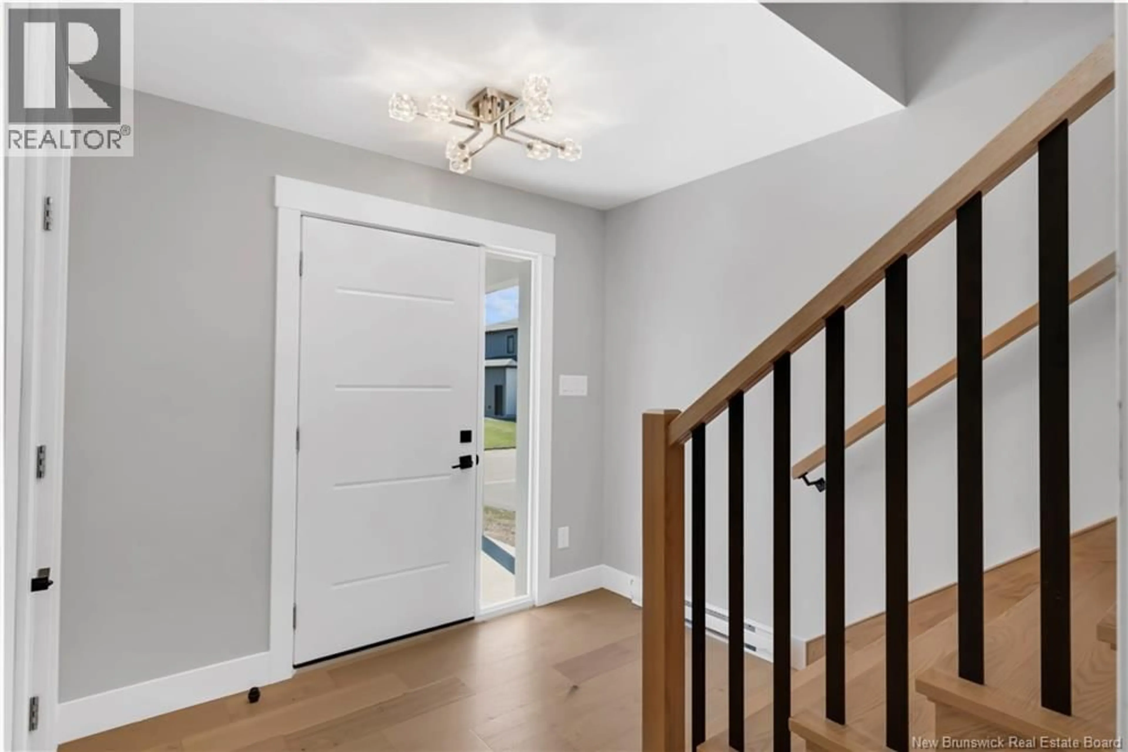 Indoor entryway for 64 GUY STREET, Shediac New Brunswick E4P0L5