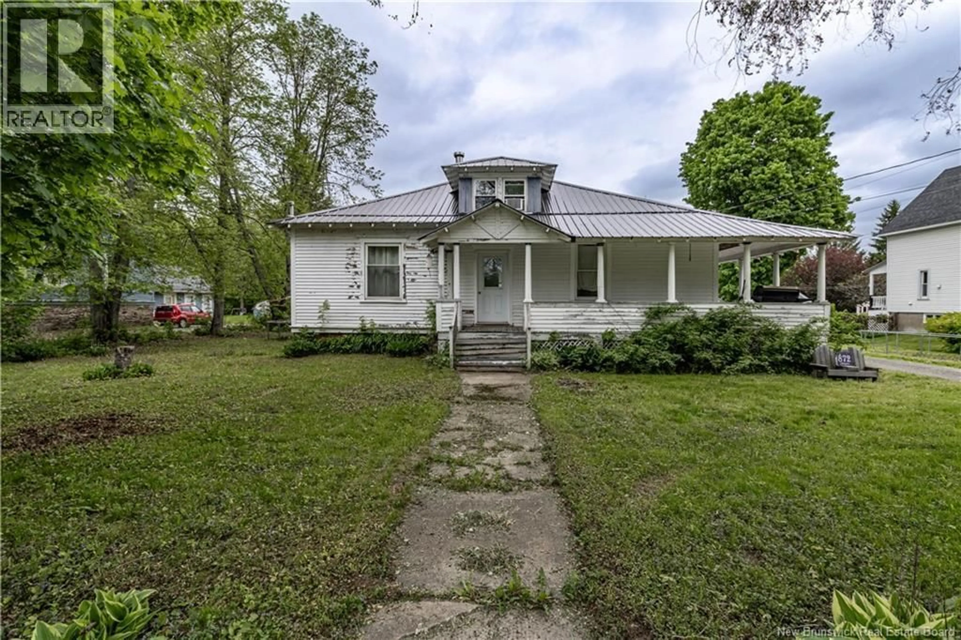 A pic from outside/outdoor area/front of a property/back of a property/a pic from drone, street for 872 MAIN STREET, Sussex New Brunswick E4E2M5