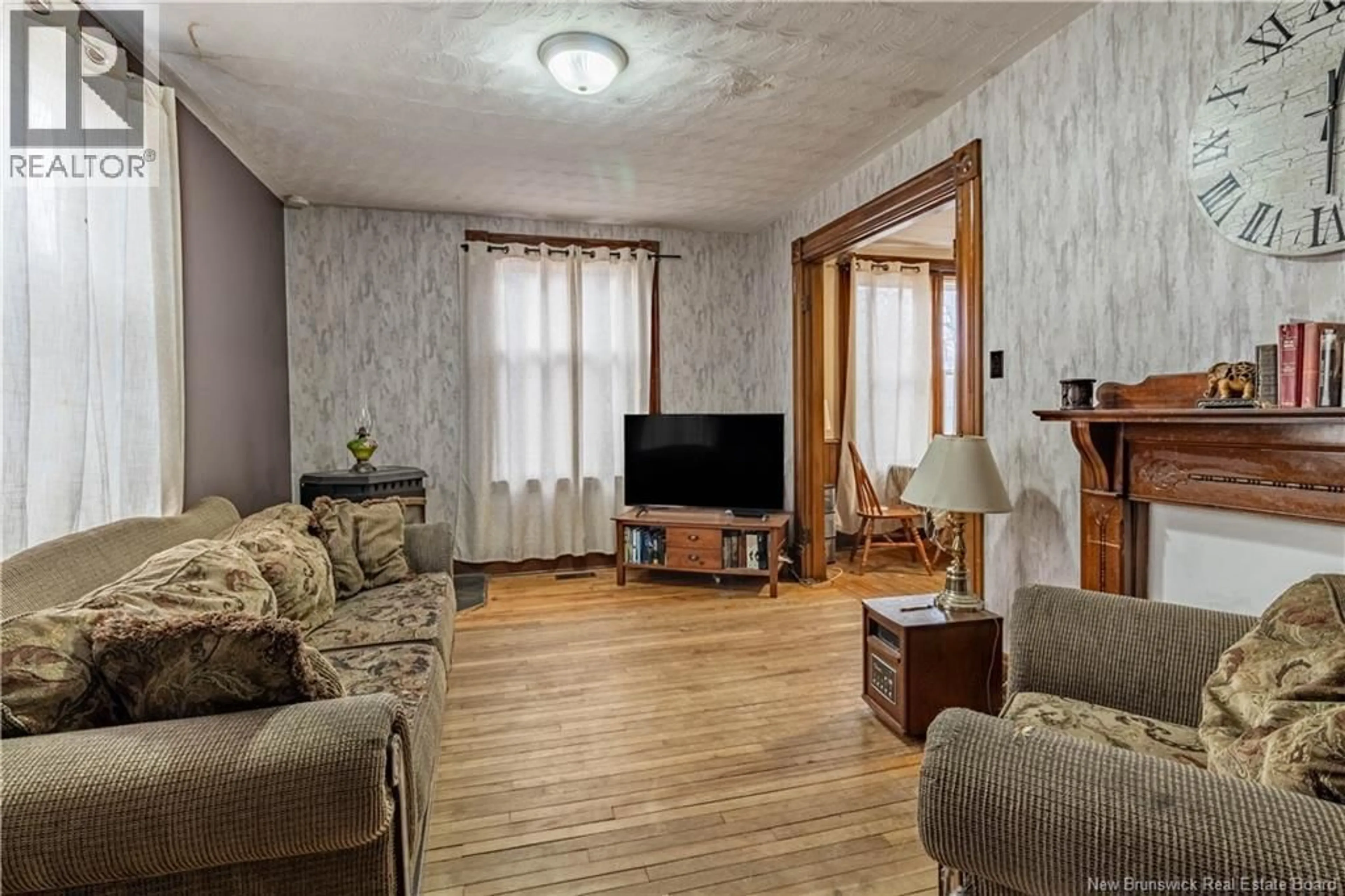 Living room with furniture, unknown for 872 MAIN STREET, Sussex New Brunswick E4E2M5